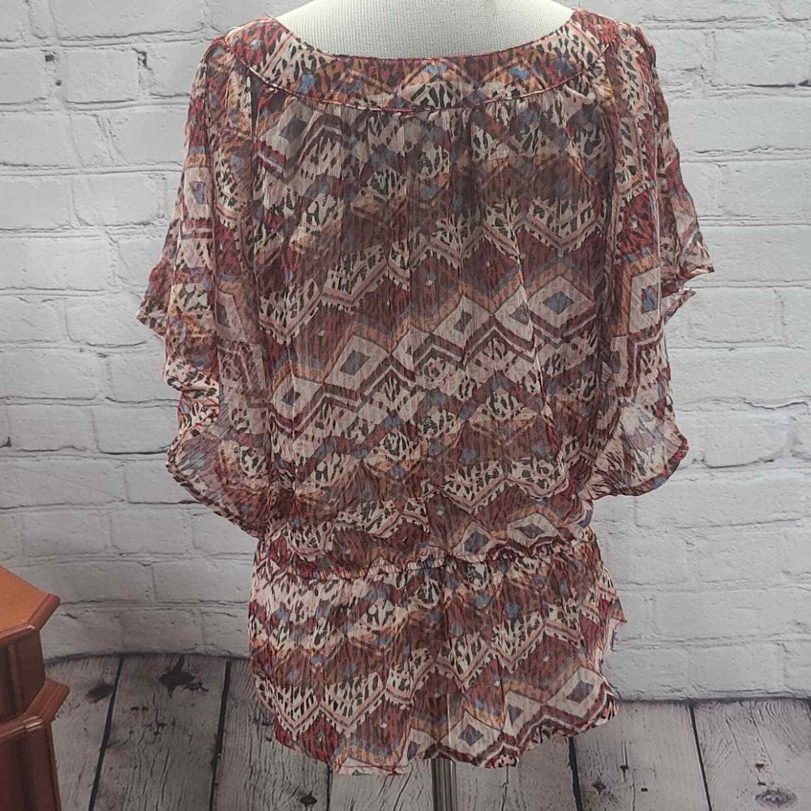 Aztec Like Print bat wing sleeves elastic waist