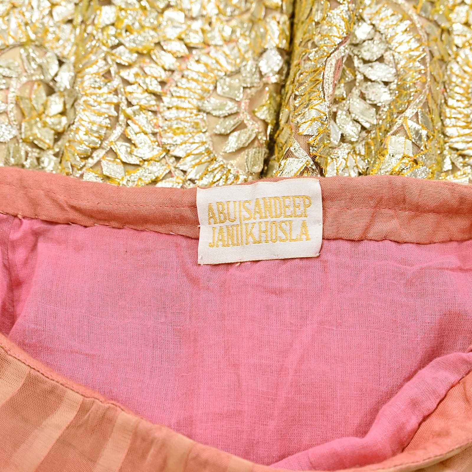 Pre-Owned Designer Abu Jani Hand Embroidered Peach Net Lehenga Skirt gota patti