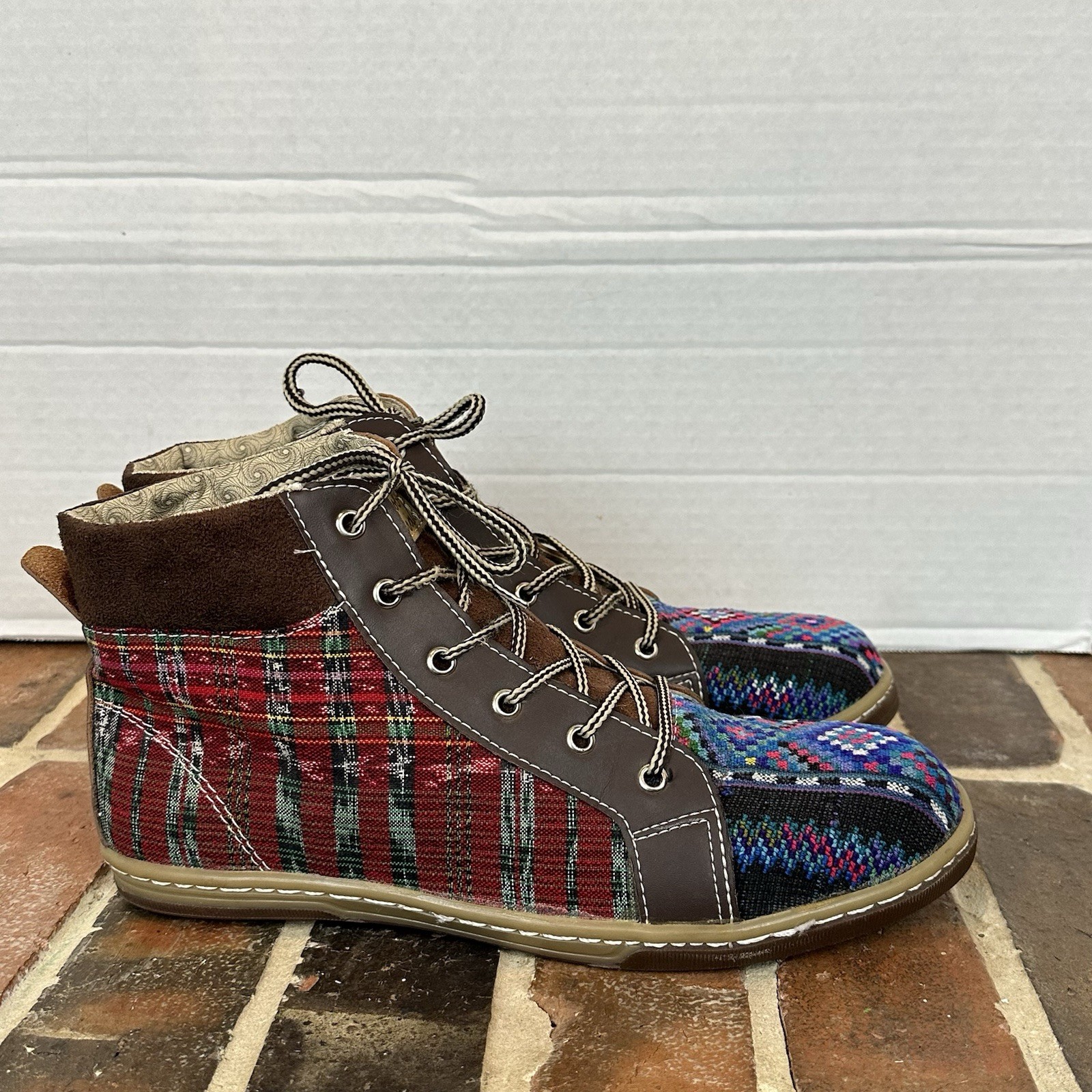 Men’s Handmade textile shoes MADE IN GUATEMALA Red Blue Brown US 9.5