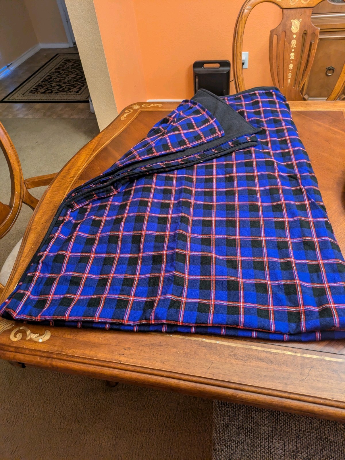 Checked maasai shuka/throw blanket/sarong/picnic blanket/traditional clothing