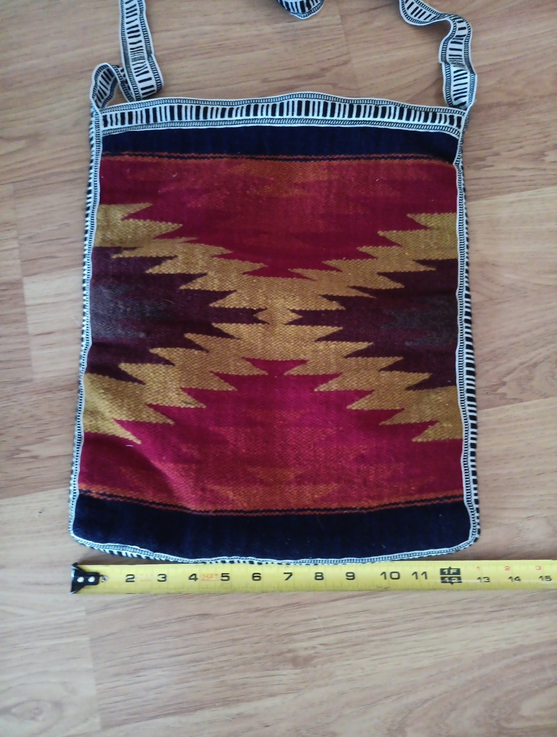 Tribal Threads crossbody 100% Wool with Zipper Purse Multi Color Prestine