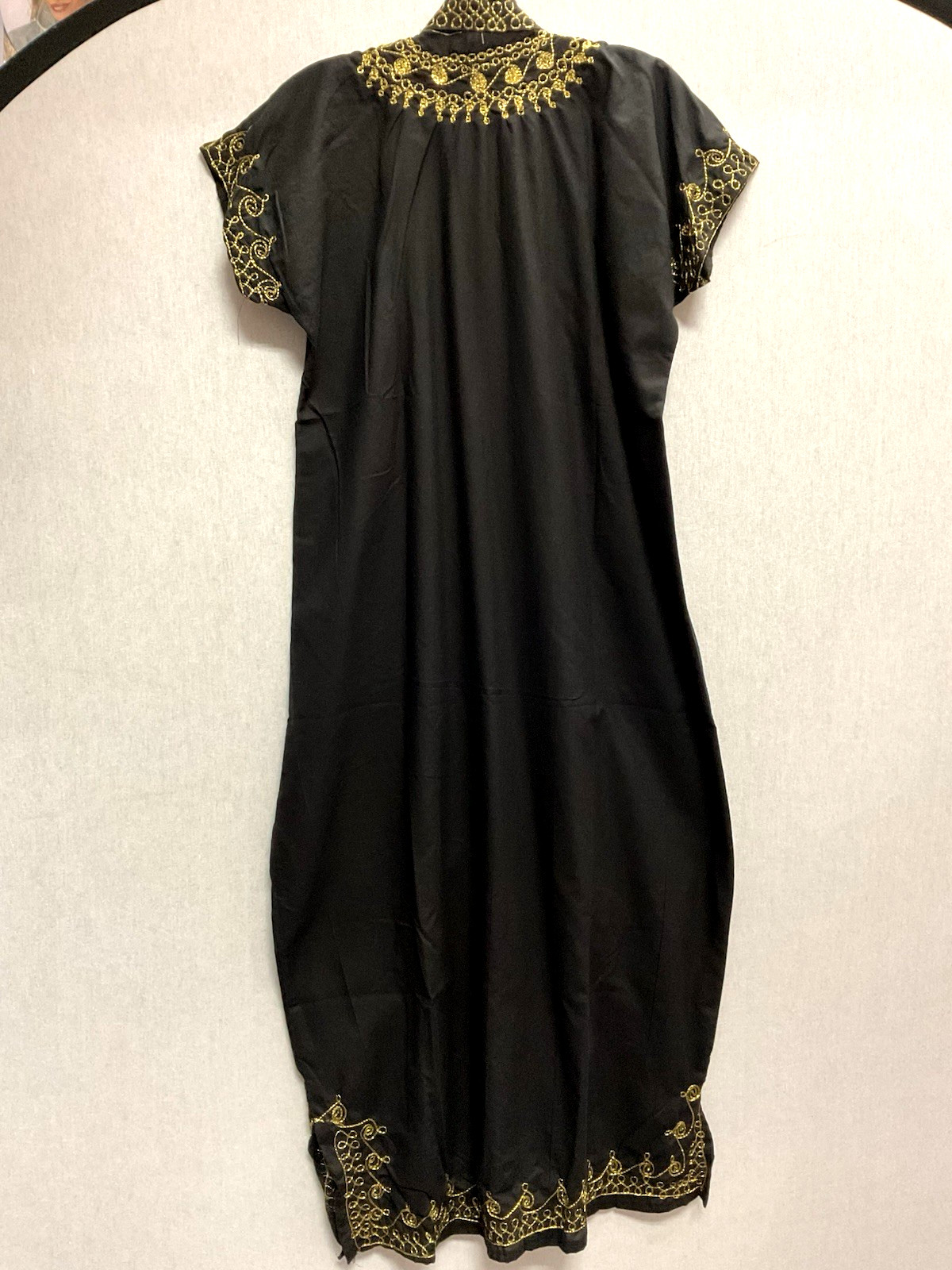Middle Eastern Kaftan Black With Gold Embroidery Short Sleeve Size Small