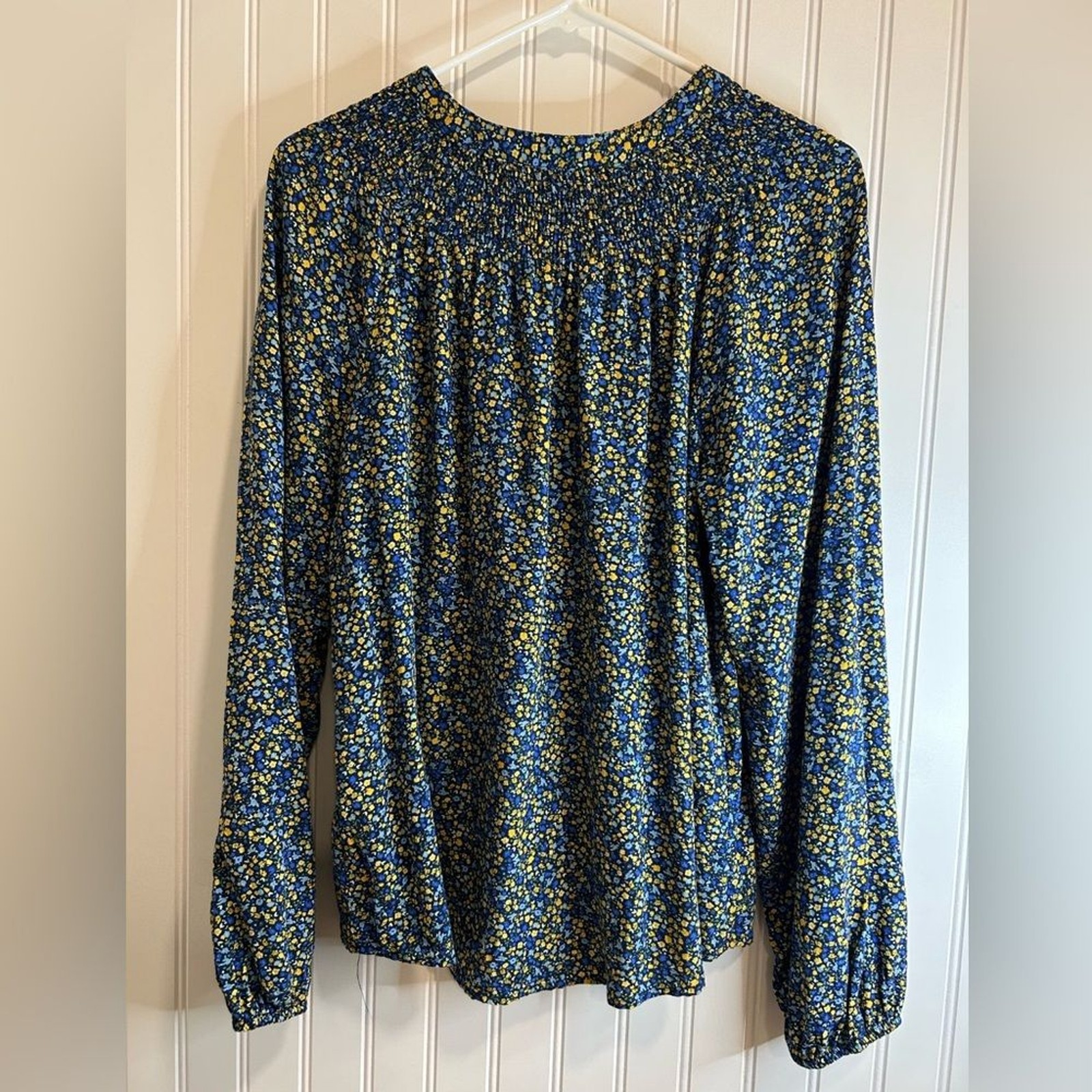 Croft & Barrow women Blue and Yellow Floral Top long sleeeve.