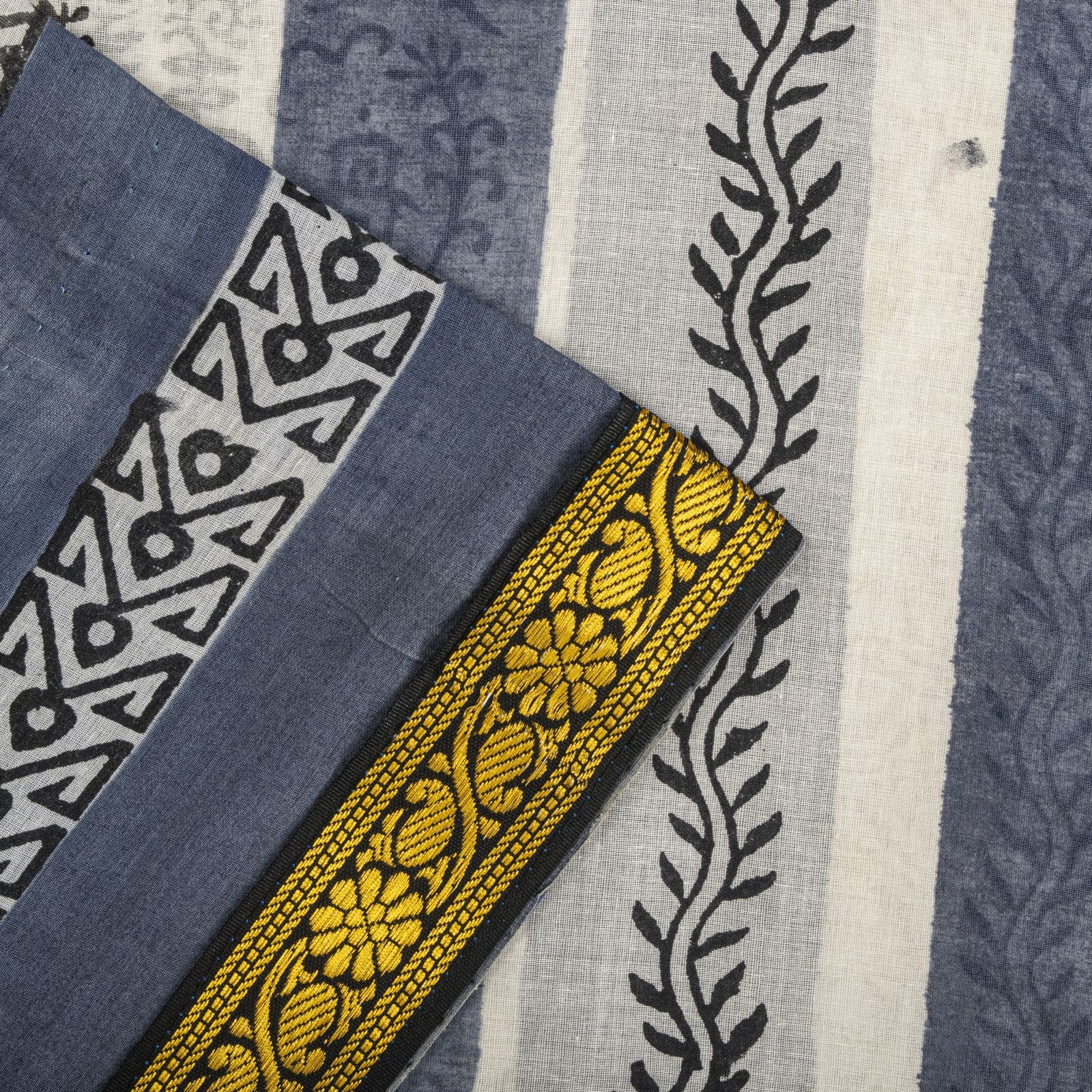 Sanskriti Vintage Saree White-Gray Pure Cotton Hand Block Printed Sari 5Ydfabric