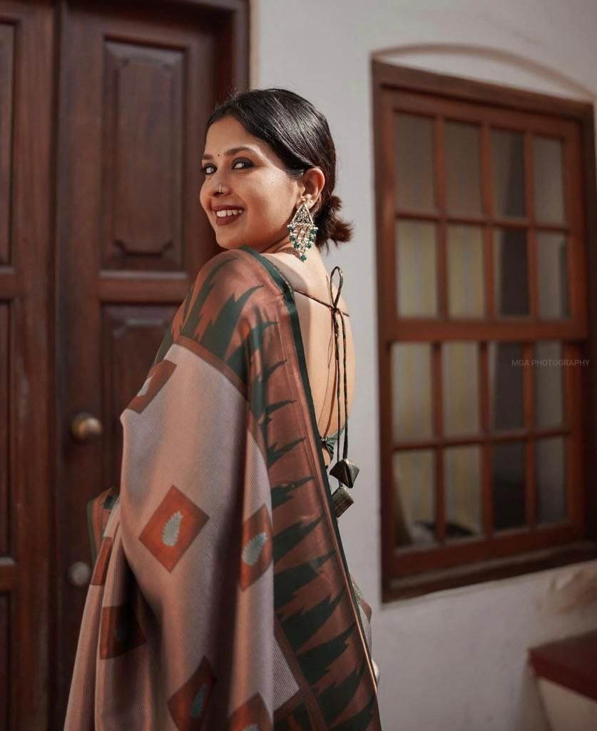 Designer Saree Ethnic Party Blouse Sari Wedding Bollywood Wear Indian Pakistani