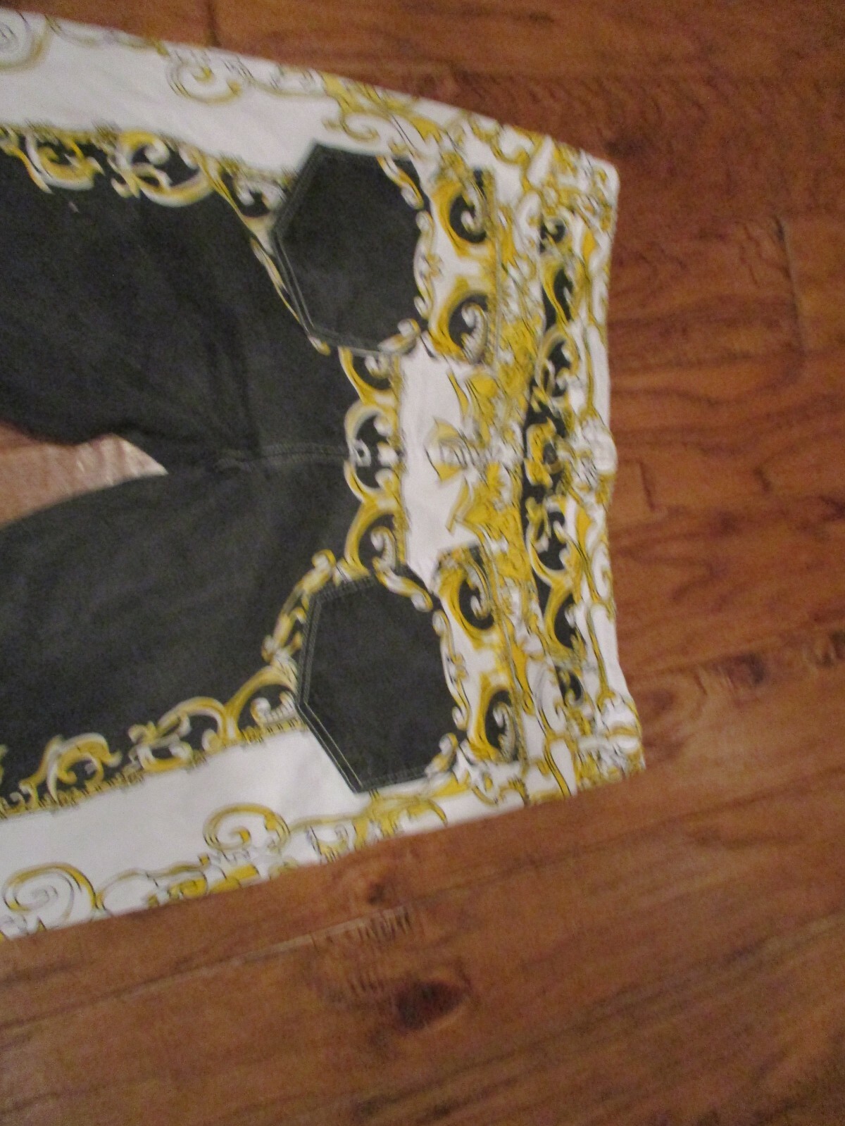 White Jean w/black & gold 97% Cotton 3% Spandex Size 40 Mexican Parties Wedding