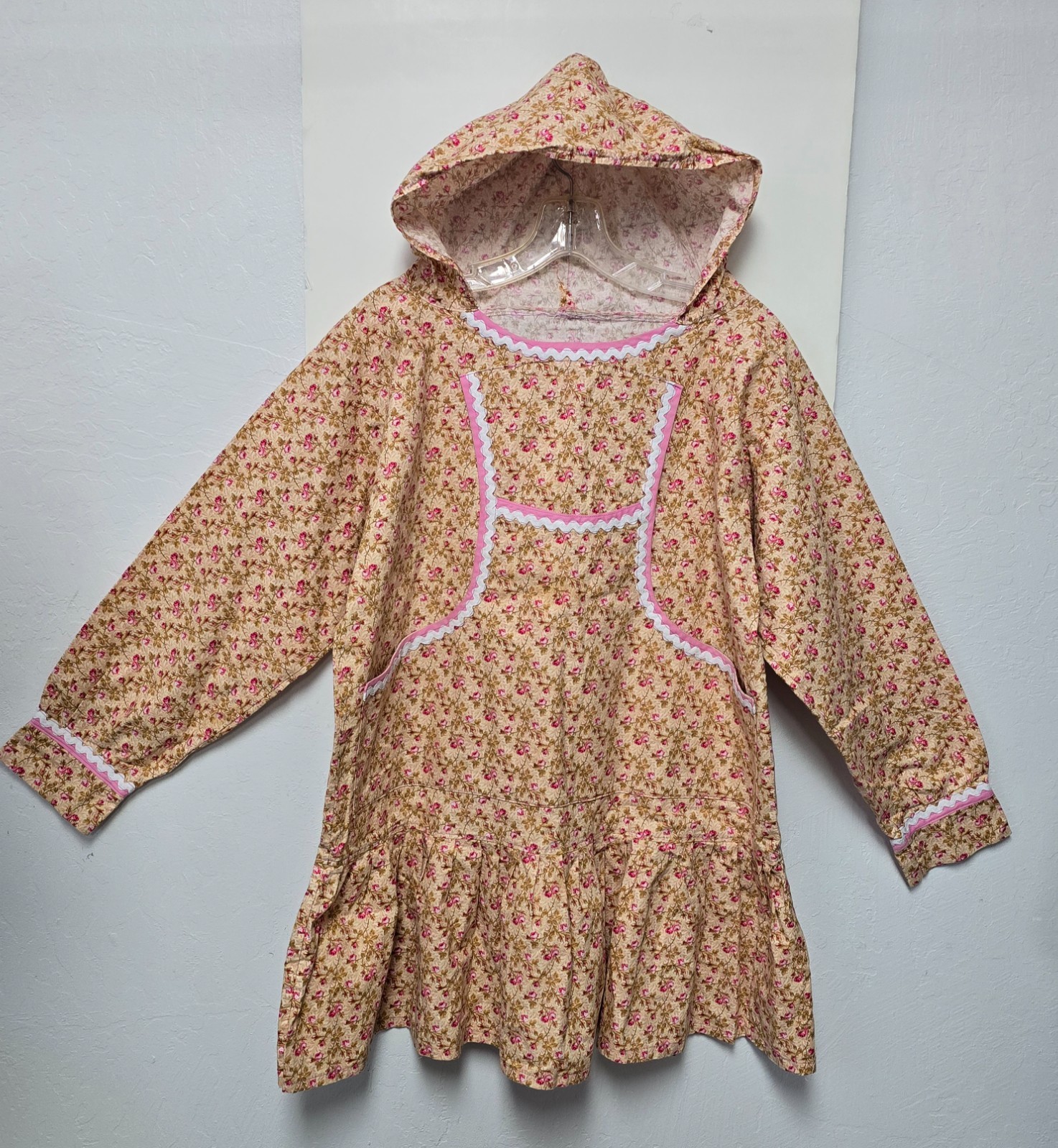 Alaska Native Eskimo Kuspuk Light Golden Tan with Pink & Red Roses Pullover sz L