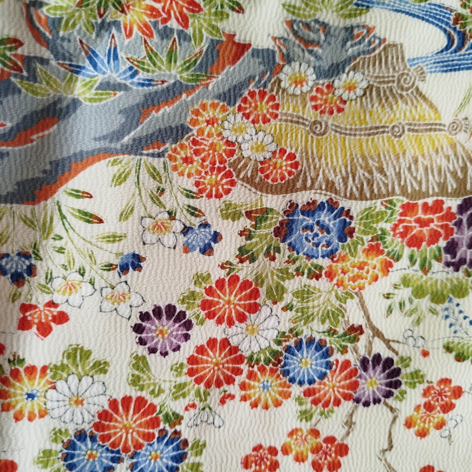 Vintage Silk Komon Kimono Cream Chirimen Stream Floral Seigaiha Pattern Japan