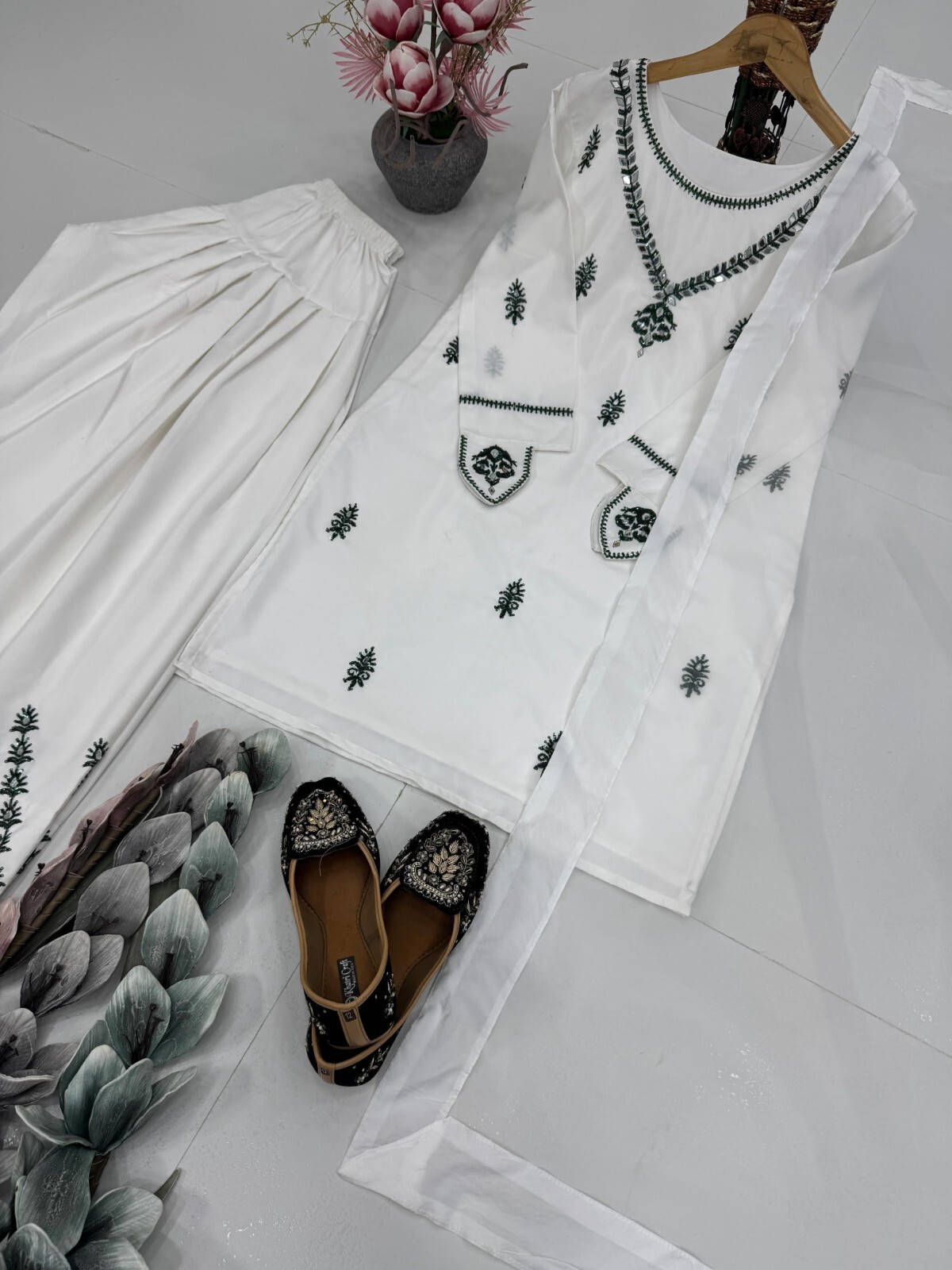 Natural Crepe Fabric Bridesmaid Party Wedding Apparel Kurti Palazzo Dupatta Set
