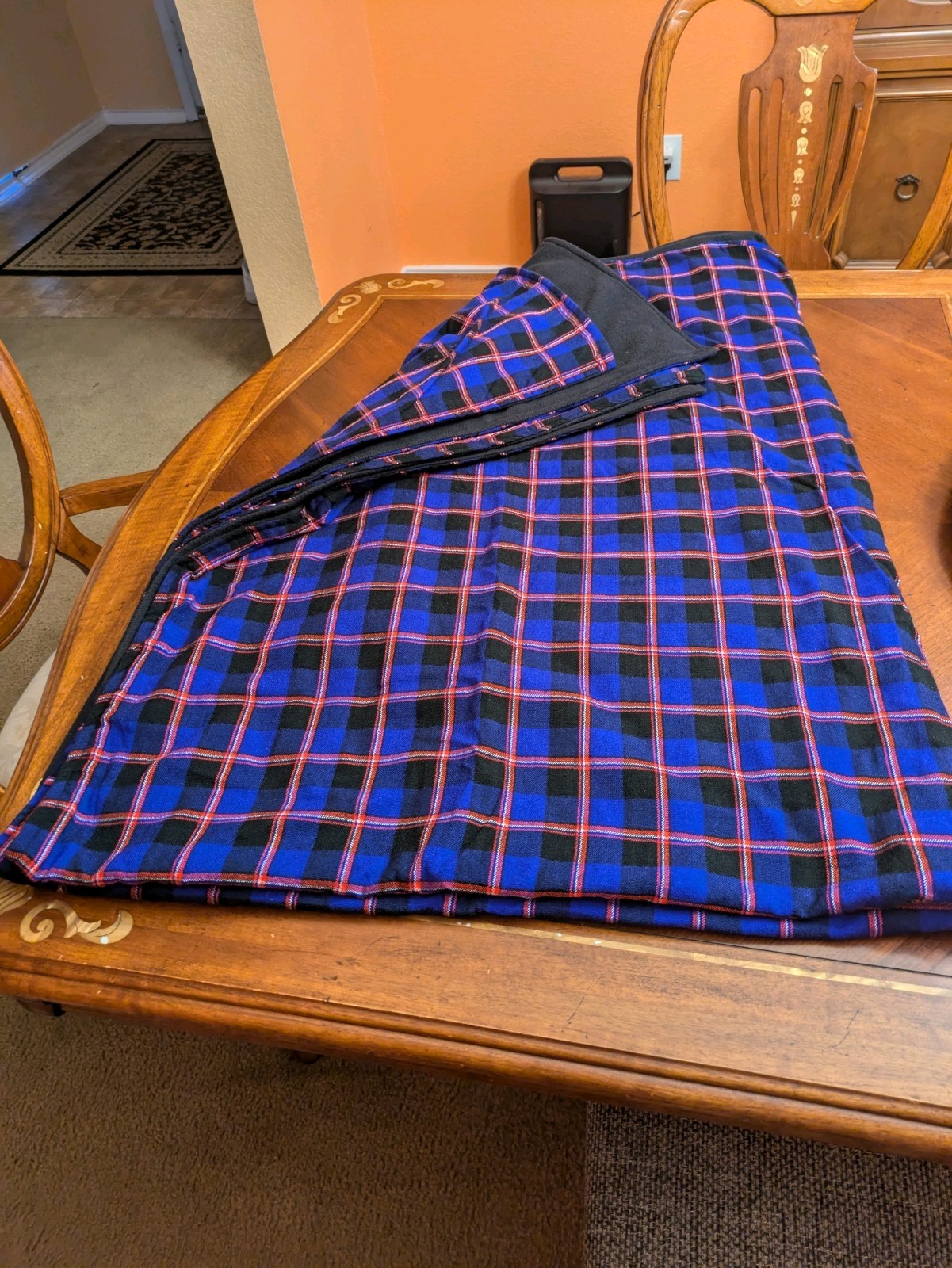 Checked maasai shuka/throw blanket/sarong/picnic blanket/traditional clothing
