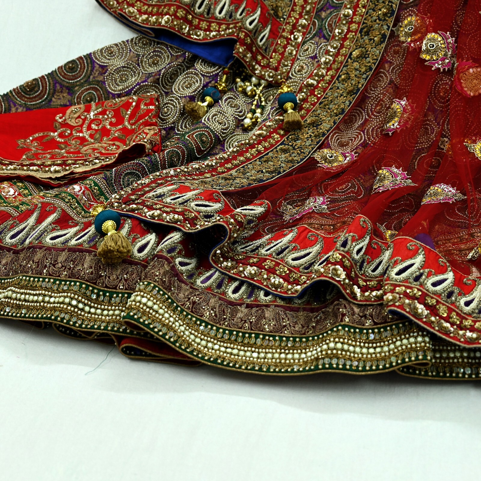 New Heavy Chanderi SilkHand Embroidered Designer Sabyasachi Lehenga 3pcs set