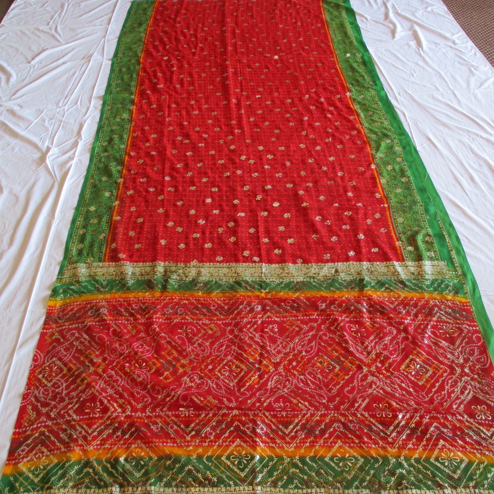 NEW Red GREEN Silver STUNNING Sari FANTASTIC Fabric GORGEOUS SAREE Curtain DRAPE