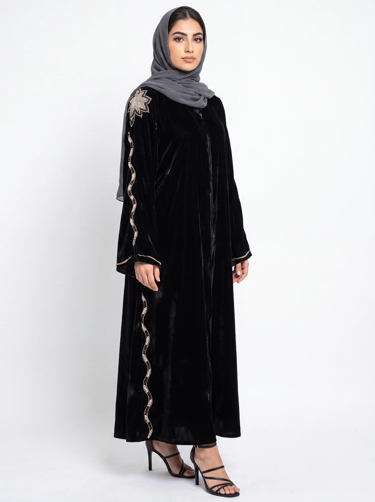 Huda Valvet Abaya Set – Women’s Embroidered Dress, Perfect for Eid, Abaya, Ramad