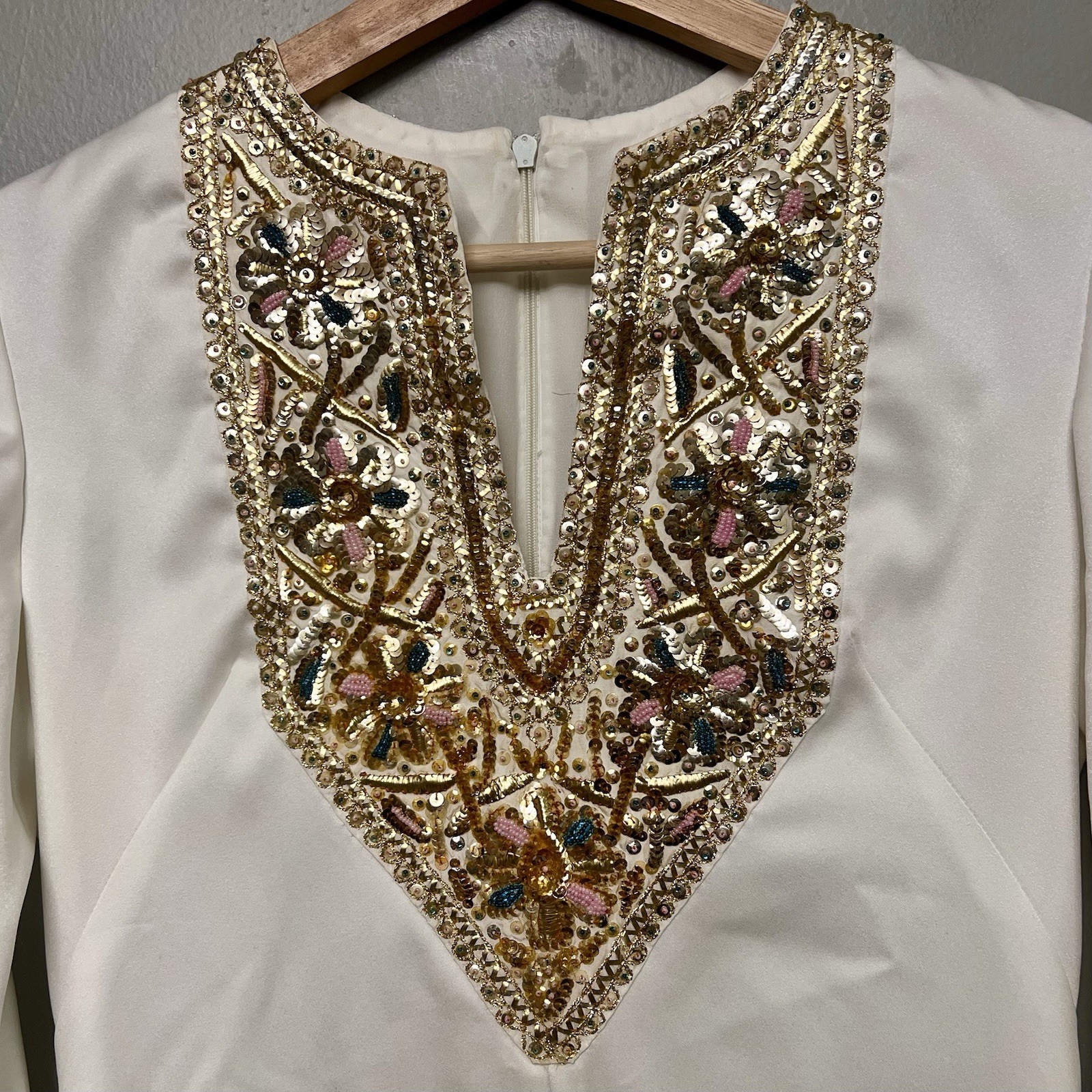 VTG 60s Women’s Ivory Kurta/Dress W/ Hand Beaded/Embroidered Neckline/Cuffs LG