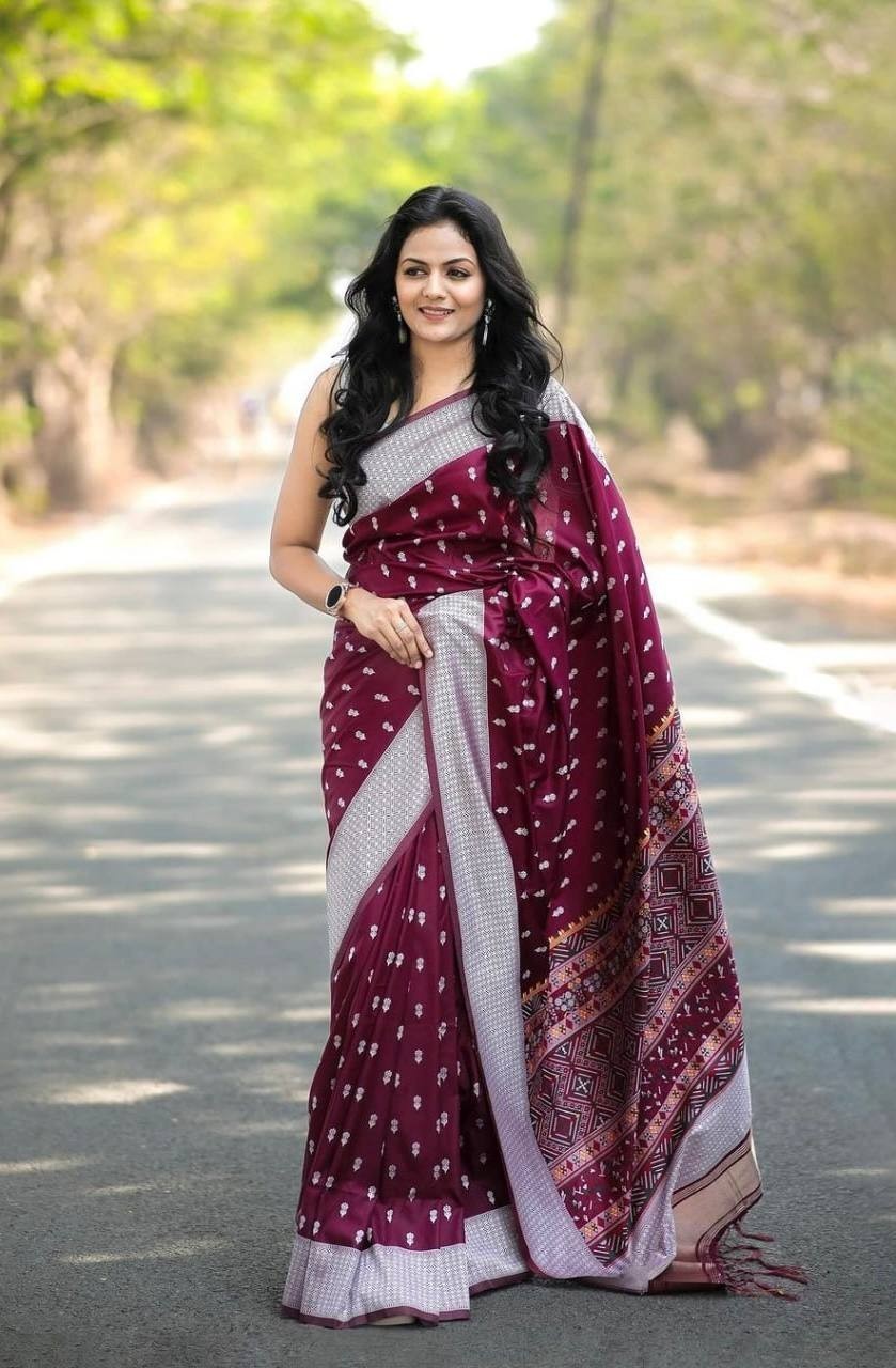 Soft Lichi Silk Sari Beautiful Rich Pallu & Jacquard Work Saree With Blouse New