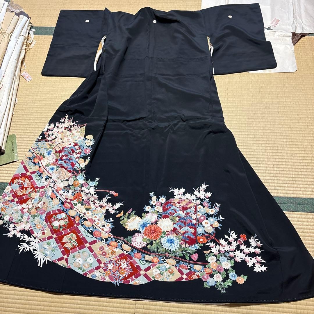 Unknown Brand Tomesode Kimono Black Floral Pattern Silk Ready to Wear