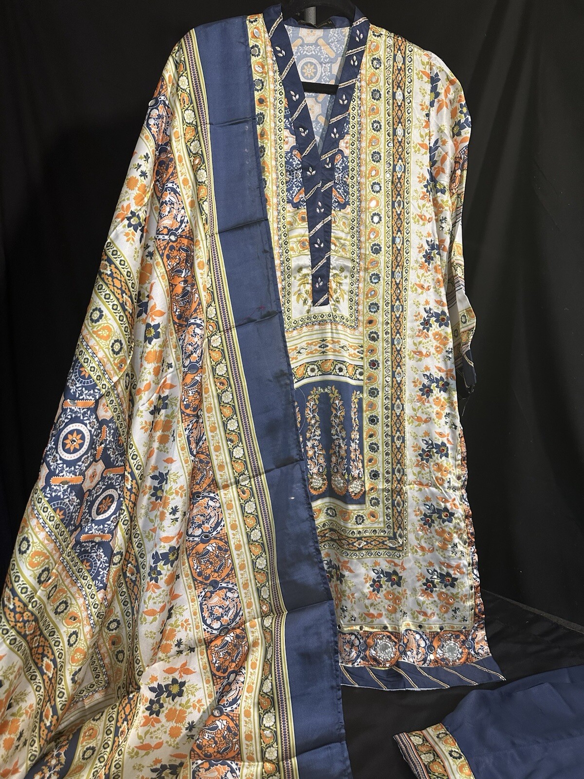 Beautiful SILK 3 pc Suit – Medium size available – $45