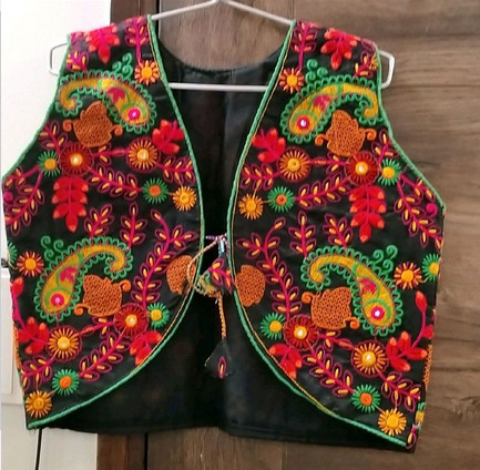 @ Indian Traditional Assorted Design & Color Koti Embroidery For Women z614