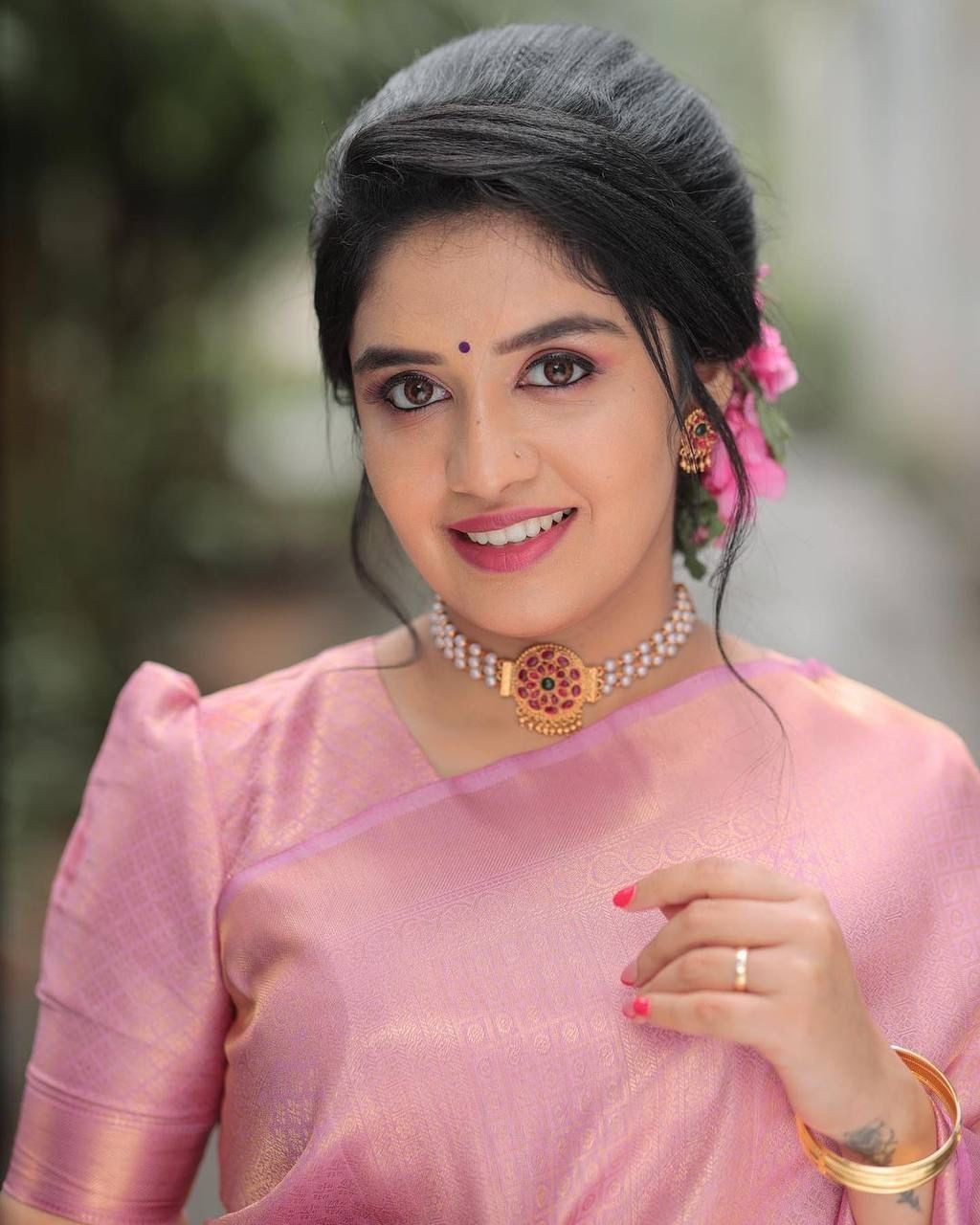 New Designer Mul Cotton Fabric Saree With Blouse For Indian Functional Wear