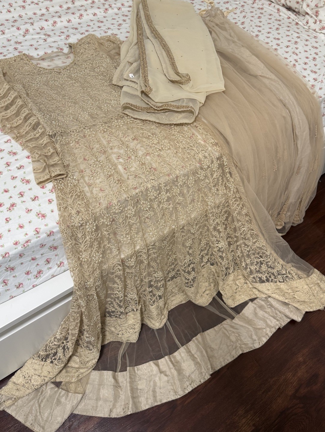 Women Beige Embroidered Pakistani Dress with skirt and dupatta 3PC Set Size S