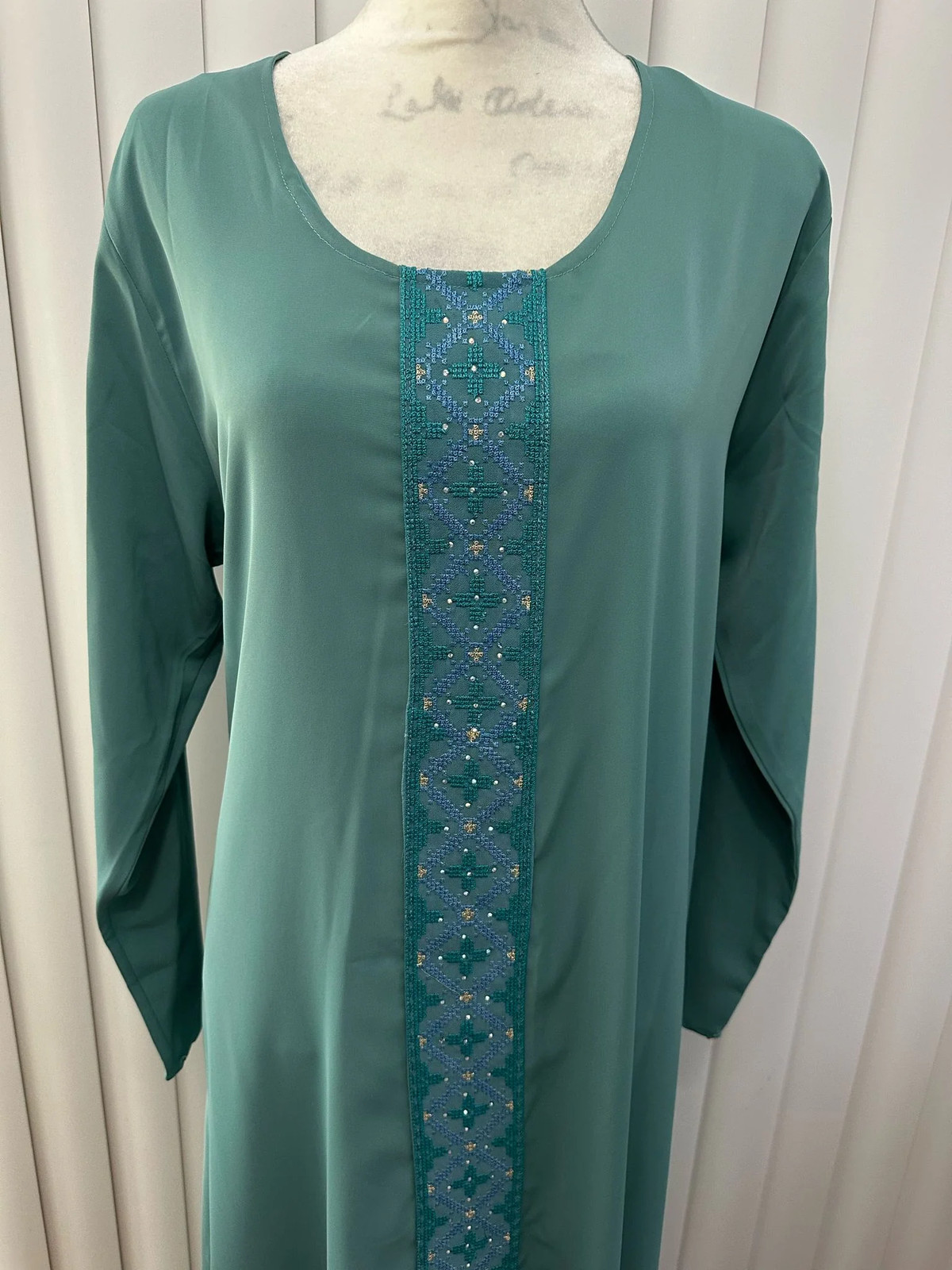 Jameelah Thobe Set – Women’s Embroidered Dress, Perfect for Eid, Abaya, Ramadan
