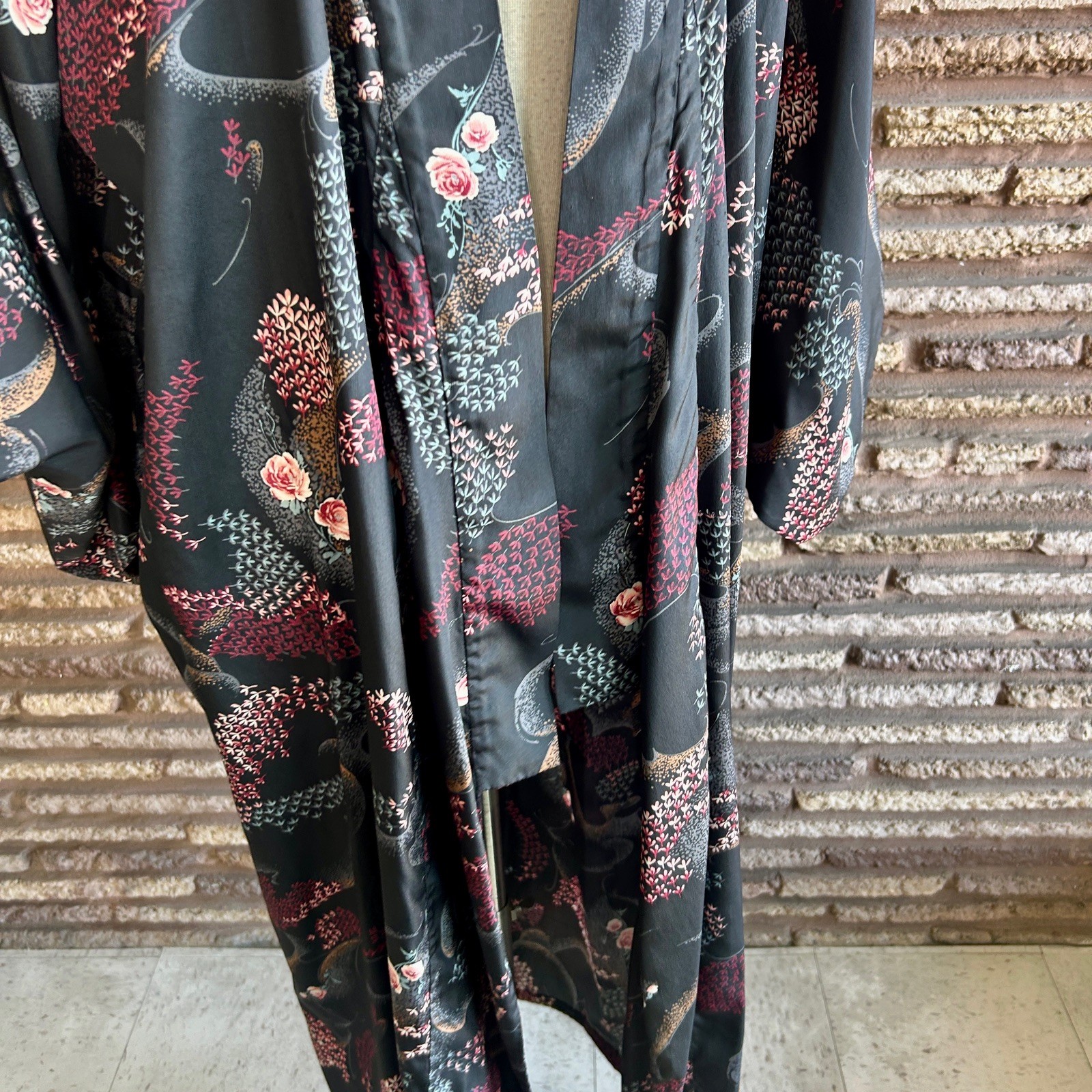 Japanese Vintage Kimono Robe Black Wisteria Rose Floral 