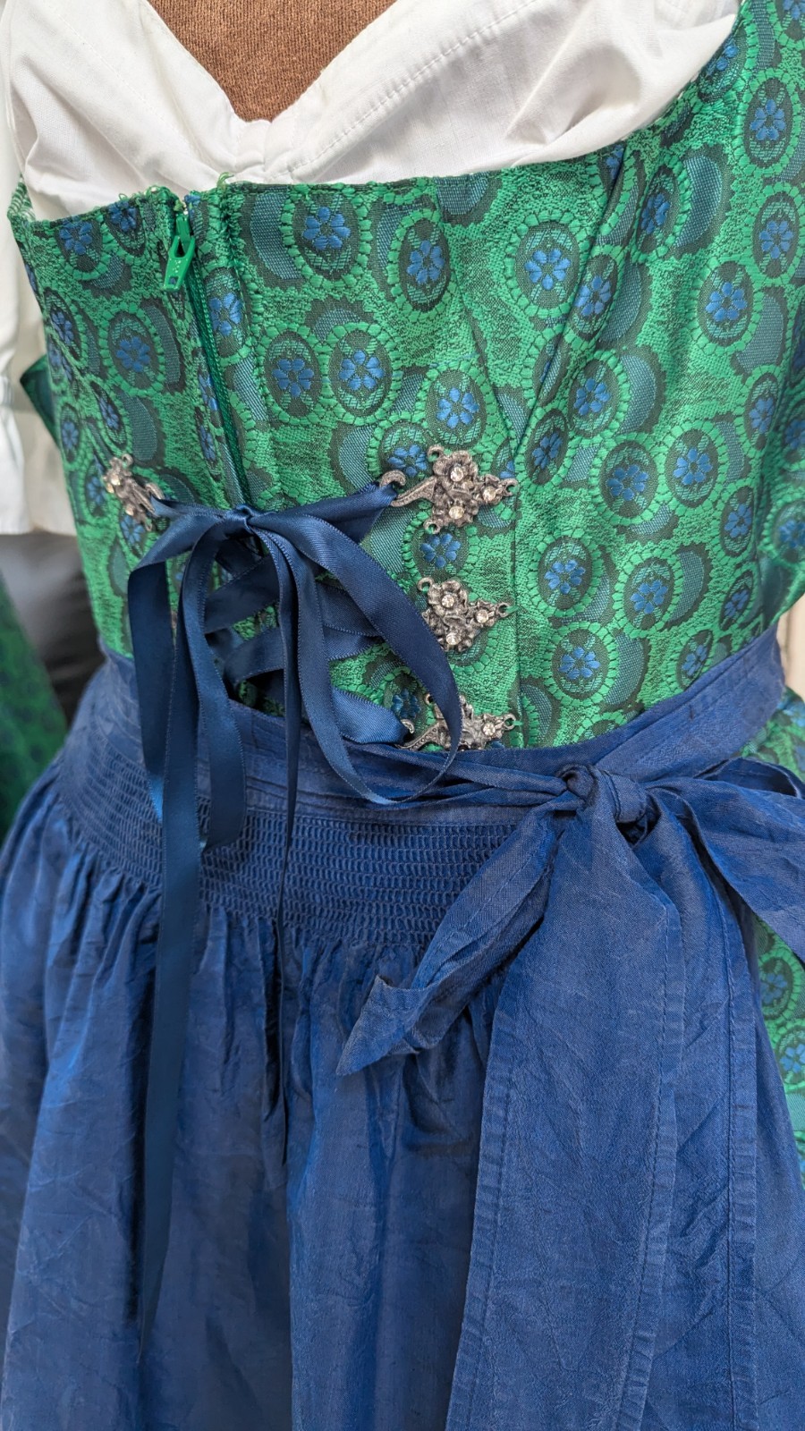Landhaus Women’s Dirndl Dress w/ Apron & White Blouse, Blue/Green, 14US
