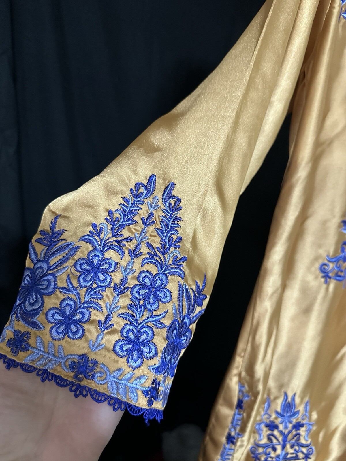 Beautiful Embroidered Silk suit, soft fabric , 2 PC. M- $35 – FREE SHIPPING