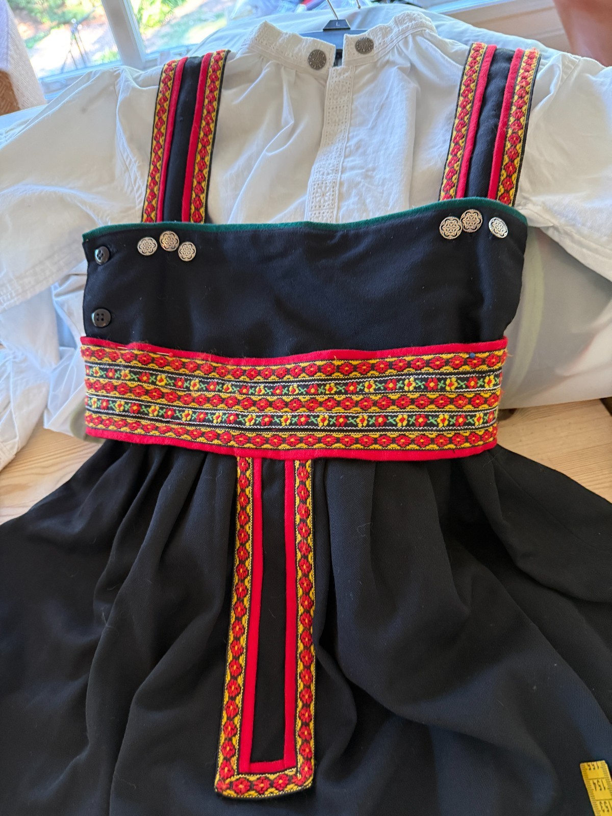 Girl`s EU140 8-11 yrs. NORWEGIAN FESTDRAKT BUNAD Telemark style Worn once Fine