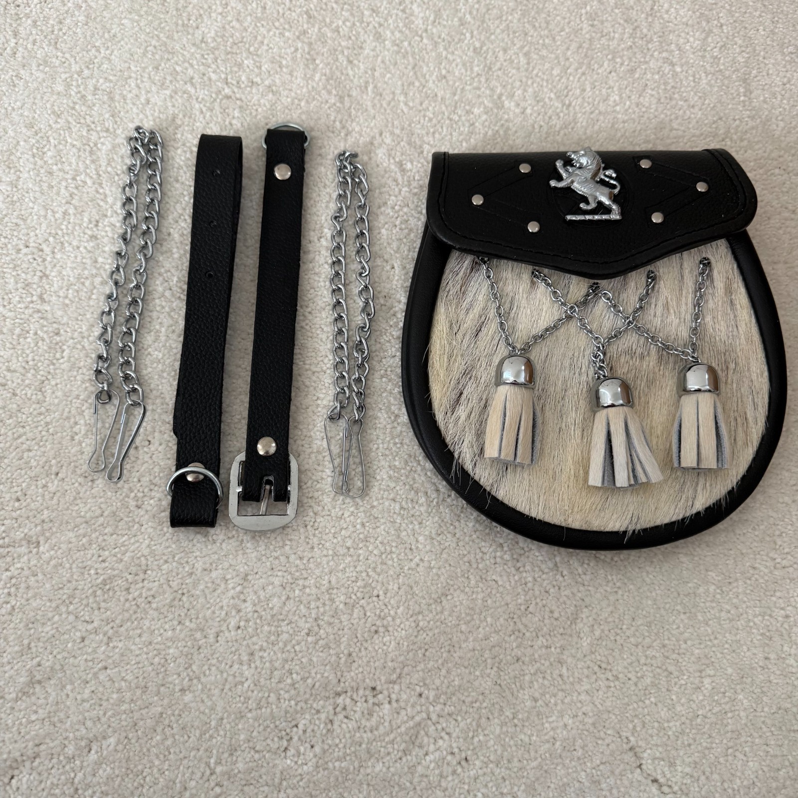 Scottish Leather Kilt Sporran Rabbit fur Lion badge Free Leather Belt Chain