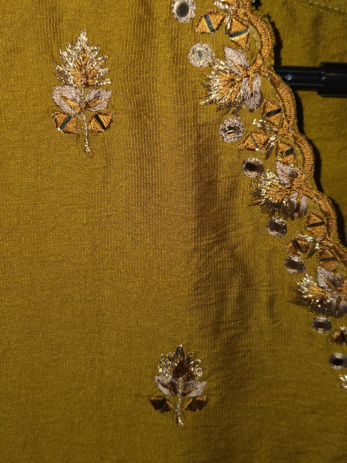 Kurta Straight Mustard Yellow with Flower Embroidery Size Womens Large Large