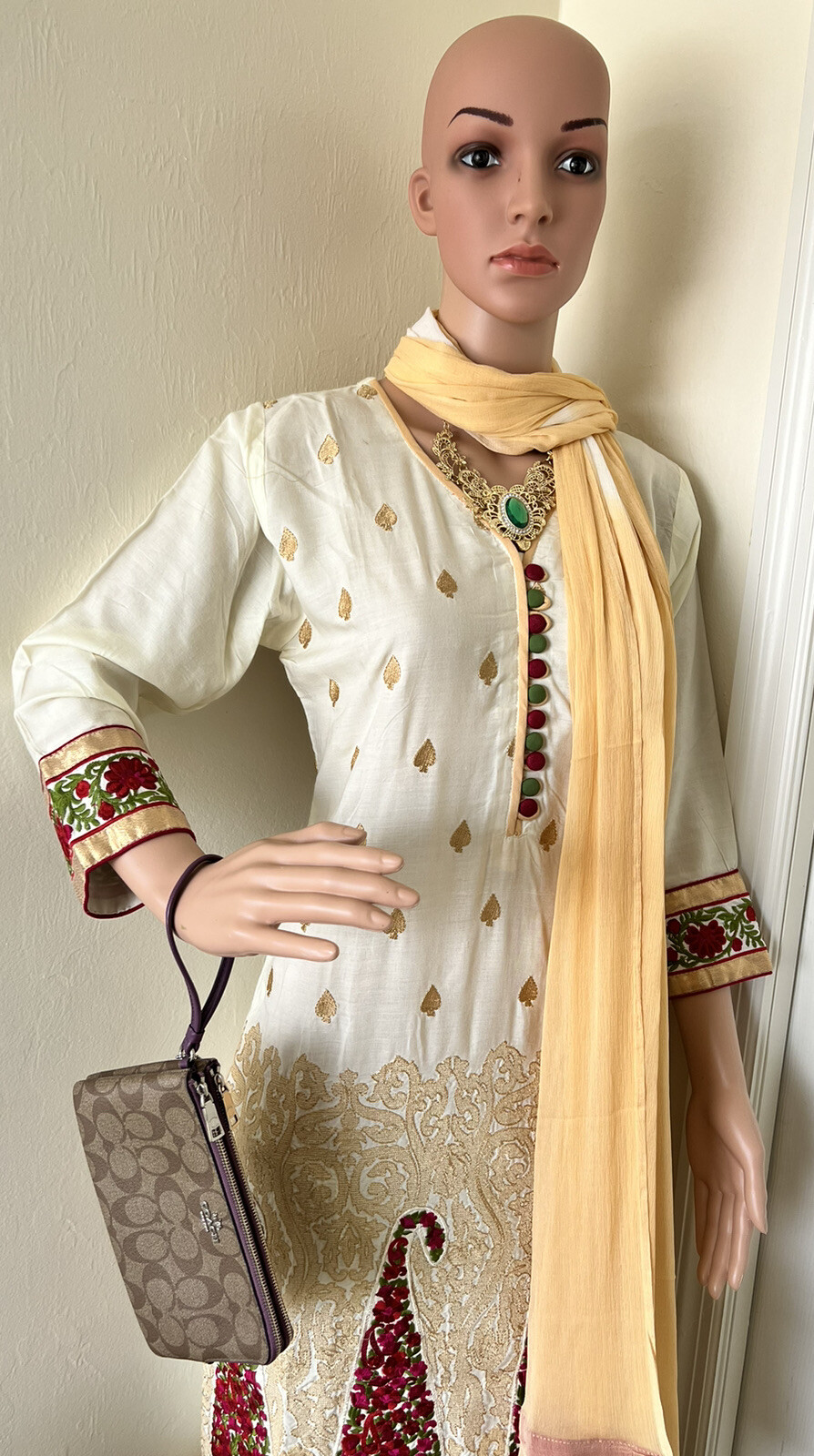 Indian/pakistani salwar Embroidered Rayon kameez Size 40” In White & Beige.