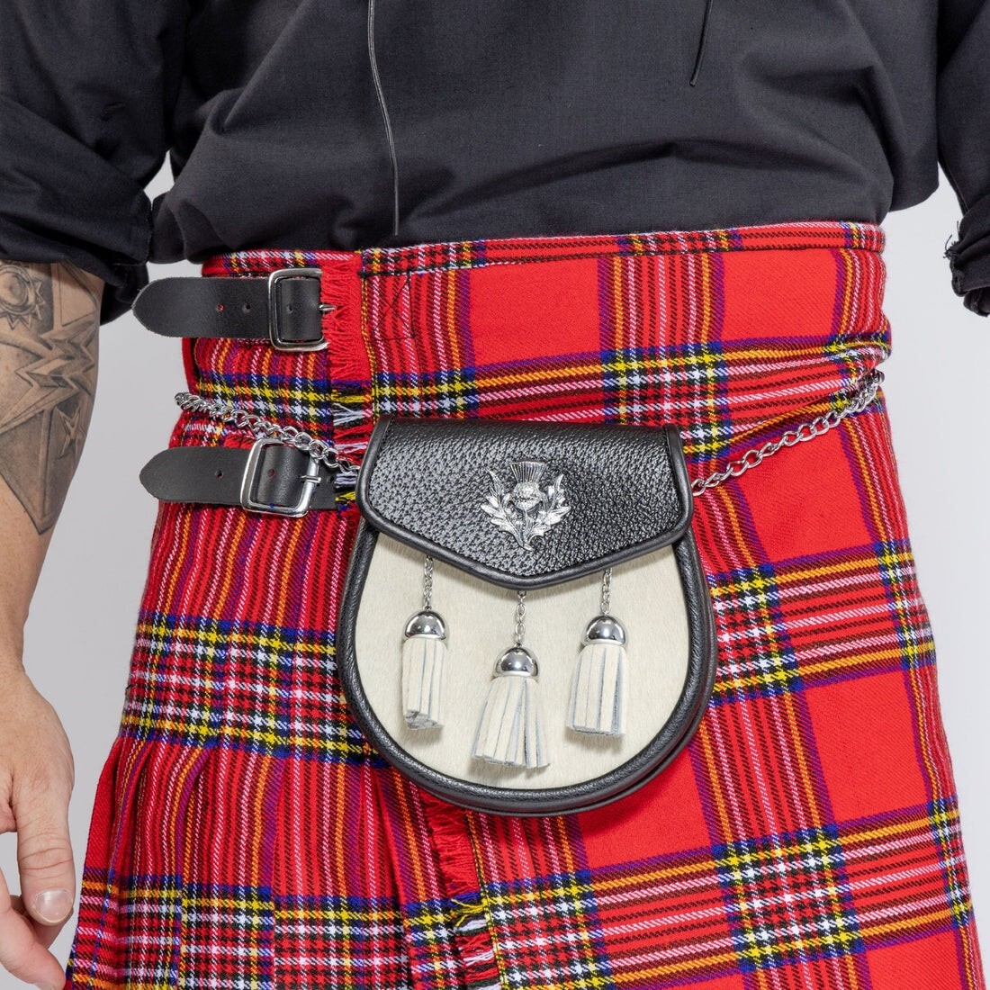 The Guards Sporran Damn Near Kilt Em Semi-Formal Genuine Leather With Chain Belt