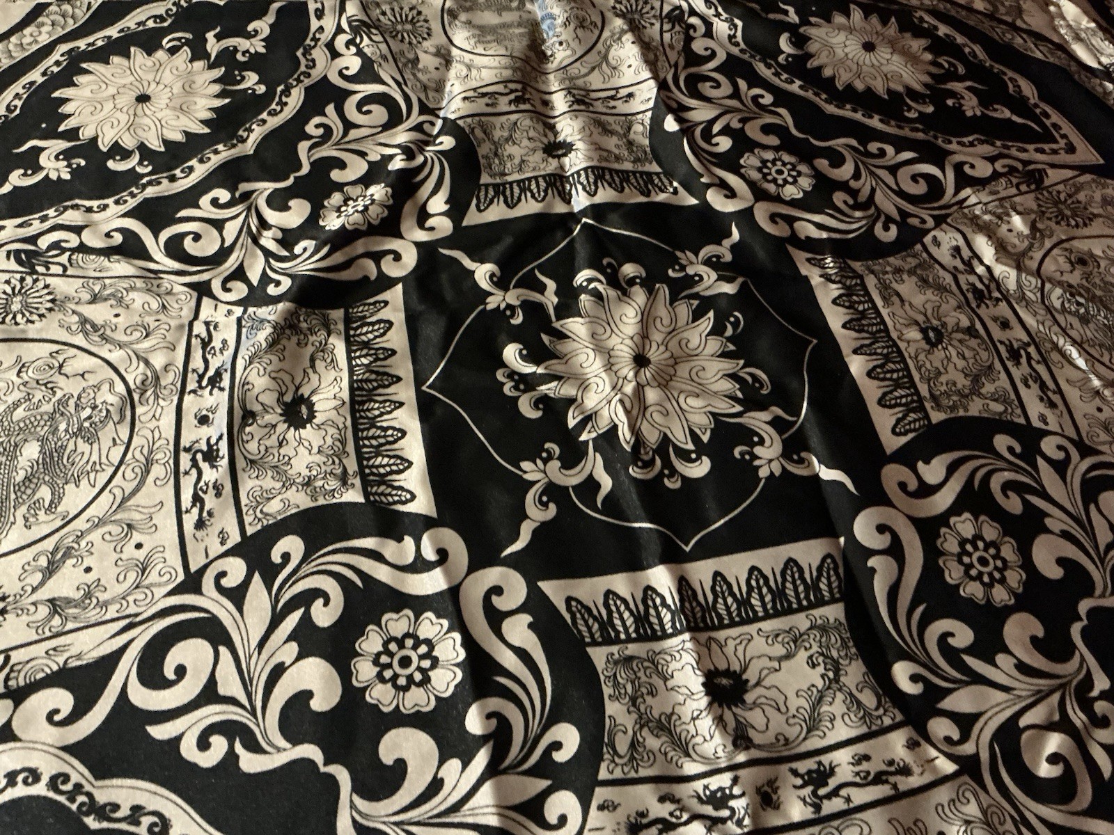 satin kimono 42″ long, plus size, dragon vase flower print, short sleeve, new