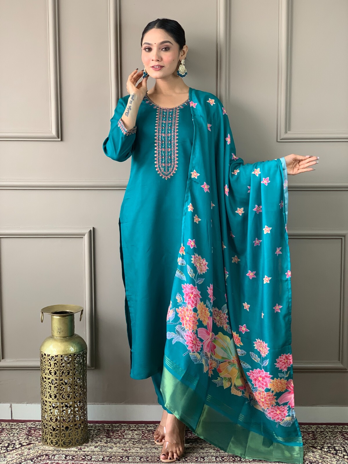 Women’ s Viscose Chanderi Embroidery Kurta with Pant & Dupatta