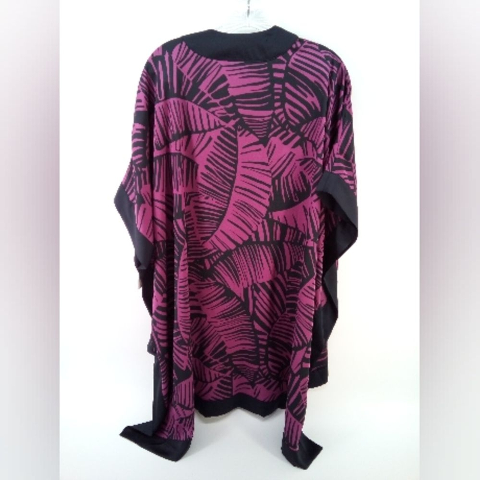 NWT Chico’s Travelers Scarf Front Kimono Jacket Border Print Hi-Lo Wild Mulberry