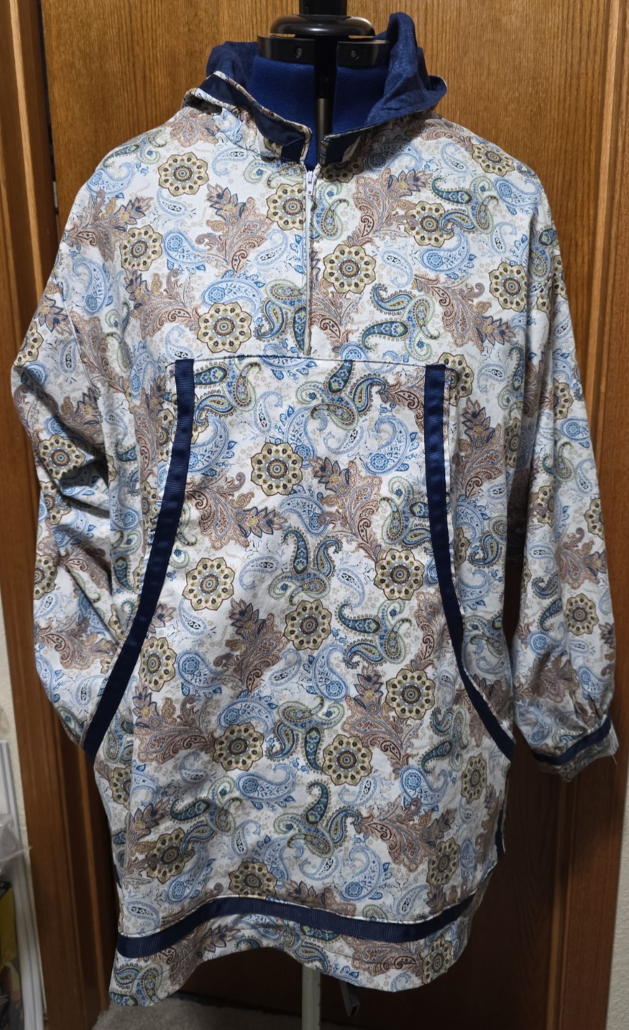 Alaska Native Kuspuk – Lined Hood / Front Pocket / 1/4 Zipper Size XL