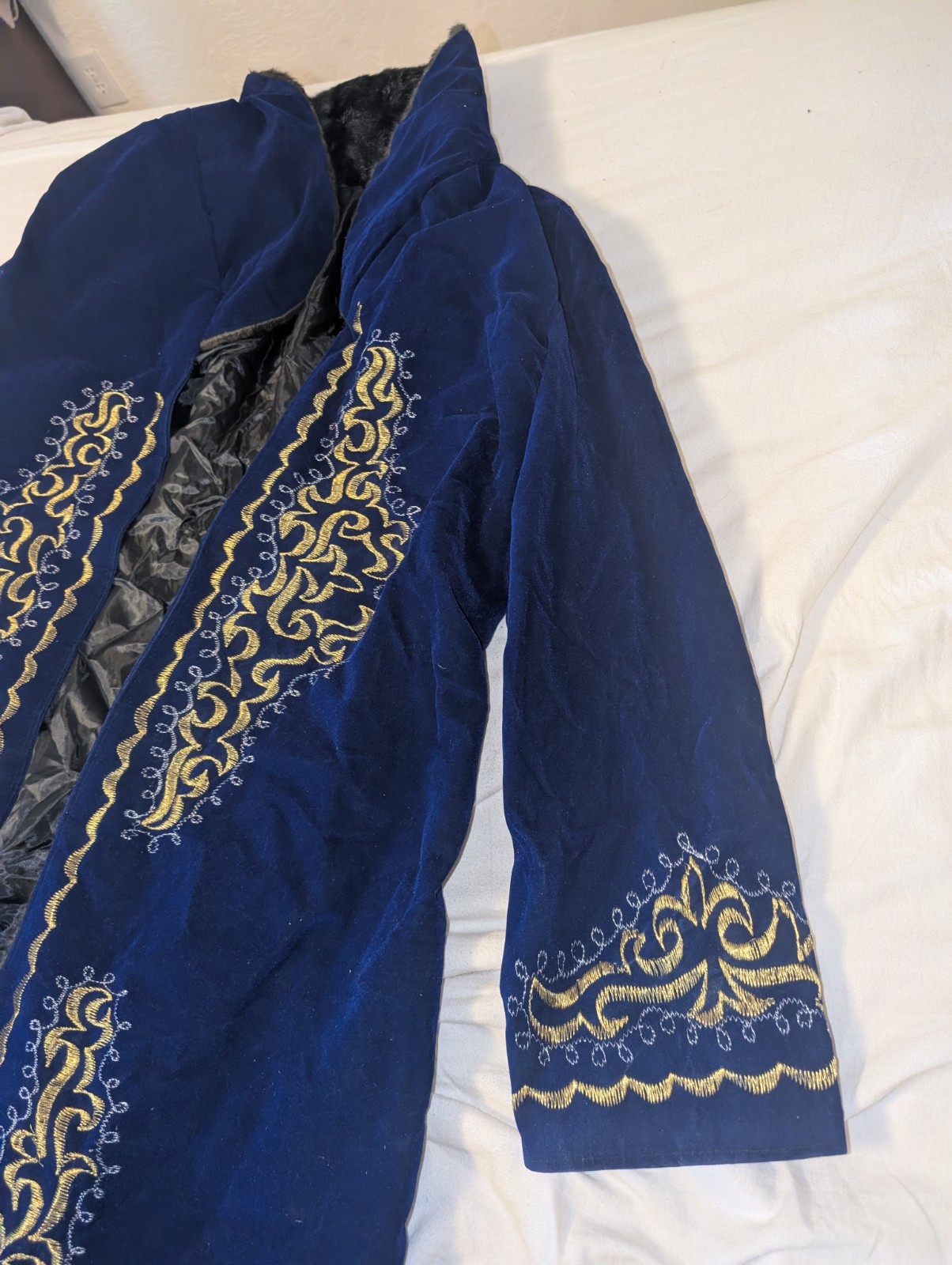 Uzbek Vintage Chapan Handmade Golden Embroidery Suzani Coat Velvet Robe Kaftan