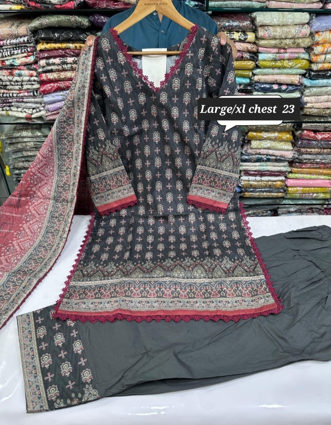 Lawn Printed 3 Pc Dress In Size LARGE/XL CHEST SIZE 46 (23)