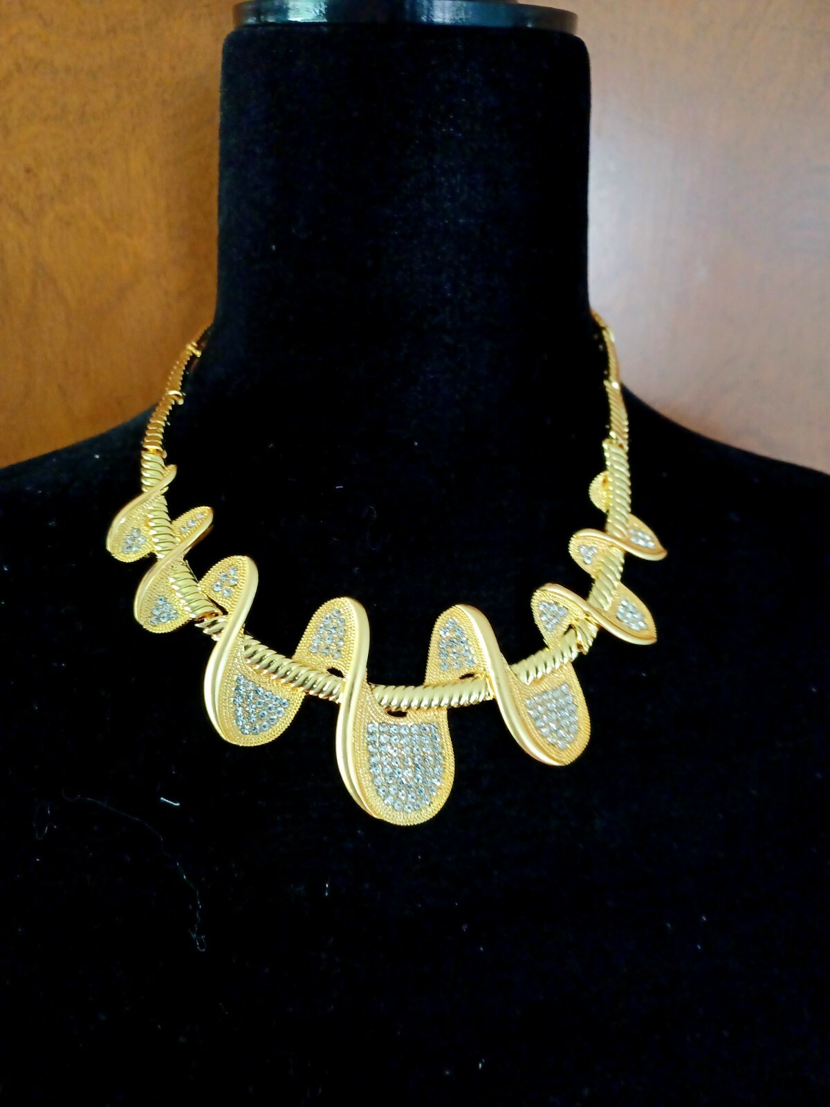 Trendy, versatile gold plated necklace and earrings