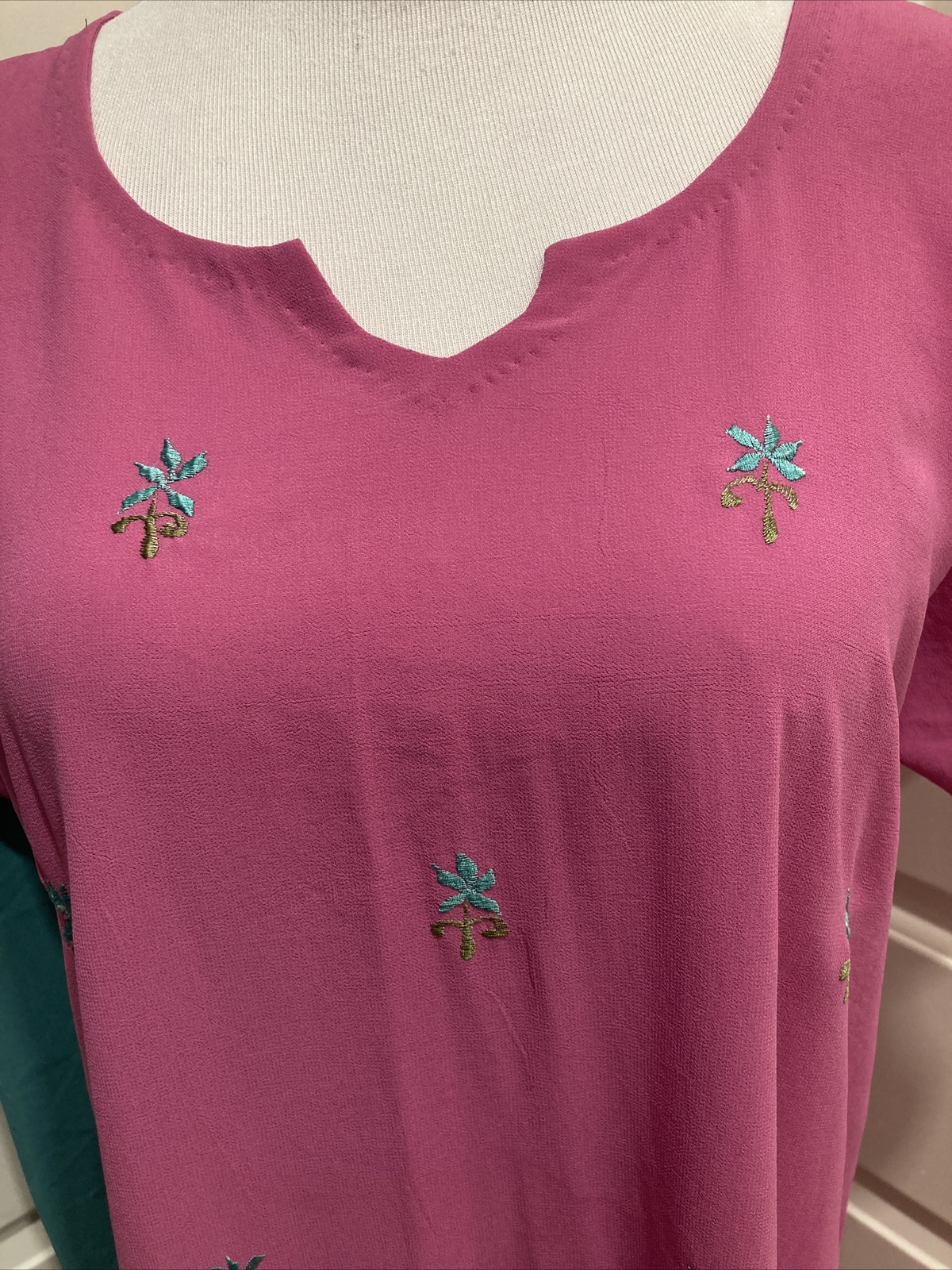 Beautiful Pink Turquoise Embroidered Unlined Tunic 3 pc Salwar Kameez No Size