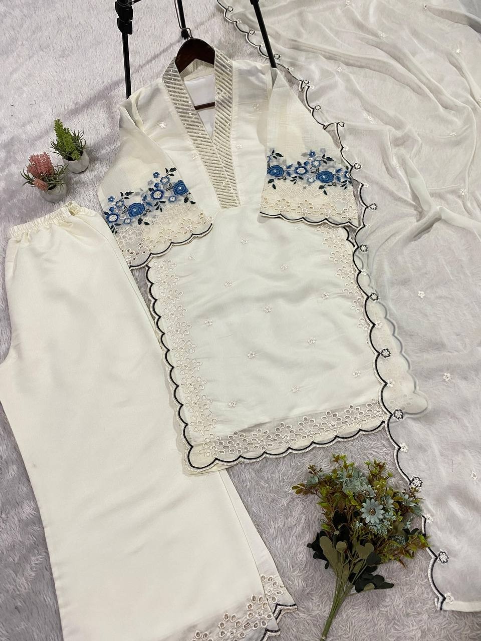 New Launching Mal Chanderi Kurta Palazzo With Organza Dupatta For Function Wear