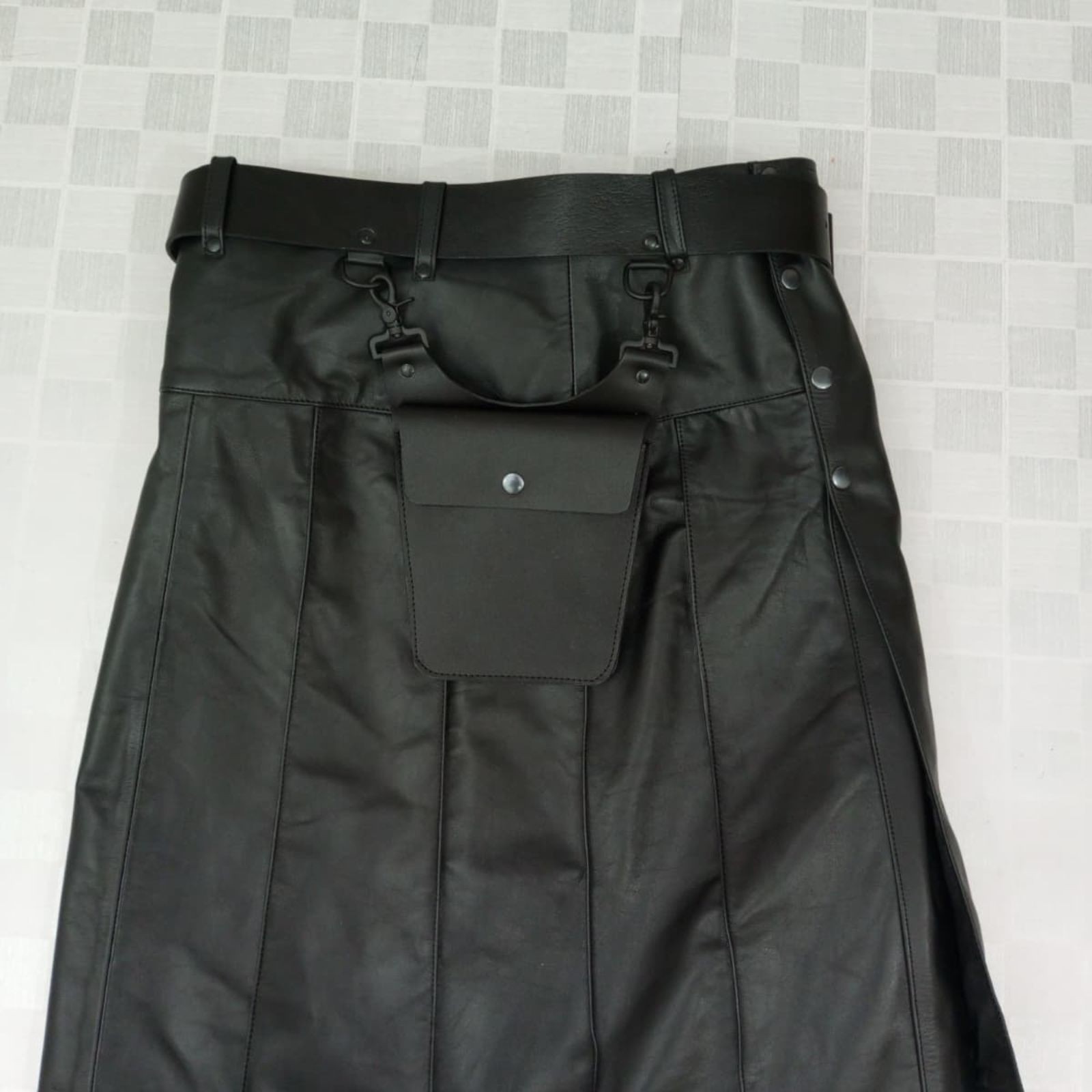 Men’s Real Leather Pleated Kilt/LARP with Cargo Pockets Scottish Utility Kilt