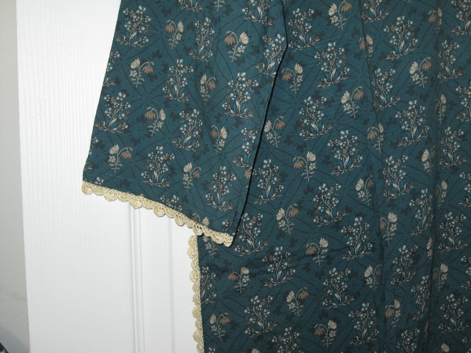 New 2 Pc Pakistani Print Lawn Kurti Trousers Suit Scalloped Trim Sage Size L