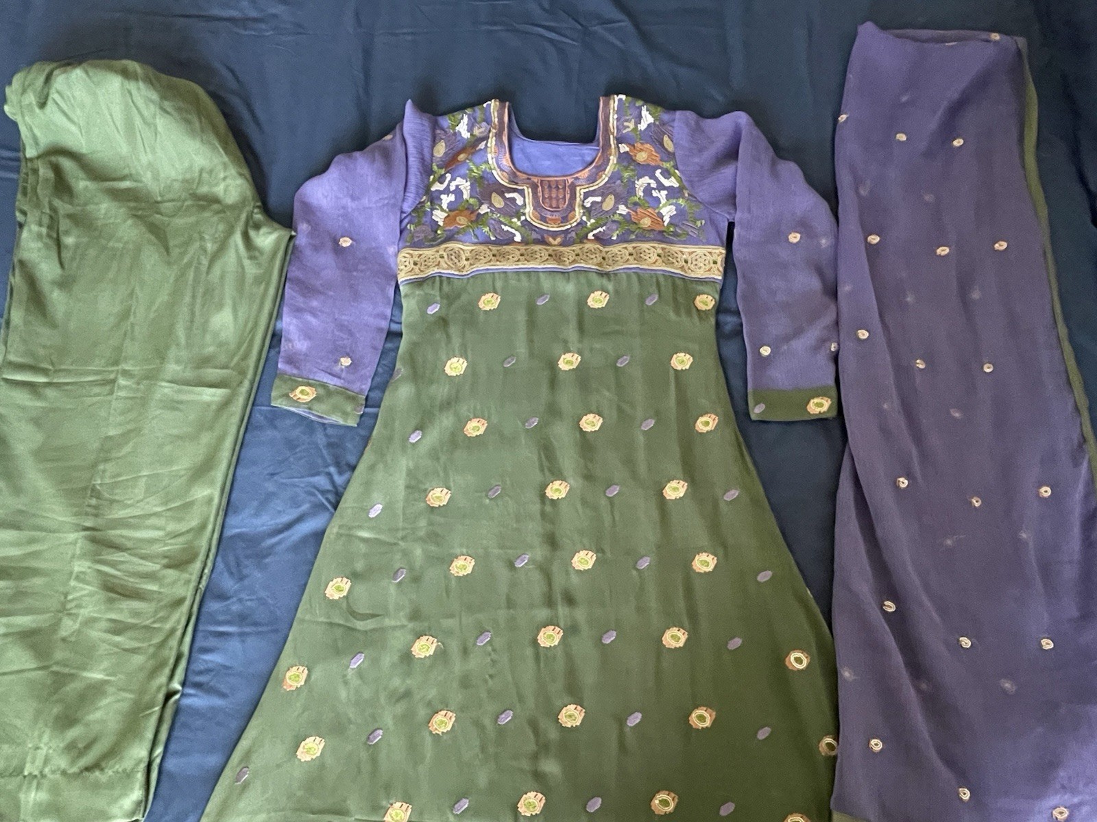 Women’s Pakistani Salwar Kameez 3-Piece Suit– Green & Purple Embroidered Dress