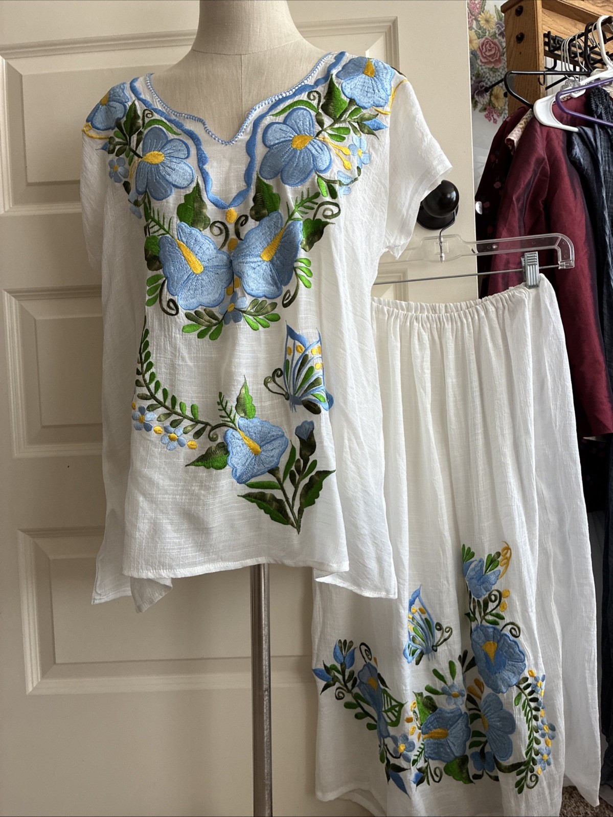 Guatemalan / Mexican Huipil Tunic Top & Skirt Blue Flowers Embroidered M or L