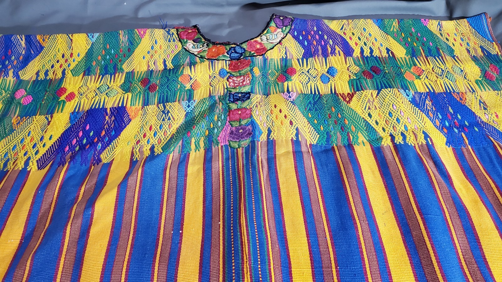 Huipil, Kaqchikel Maya Mid 20th century, cotton. Poncho Vintage