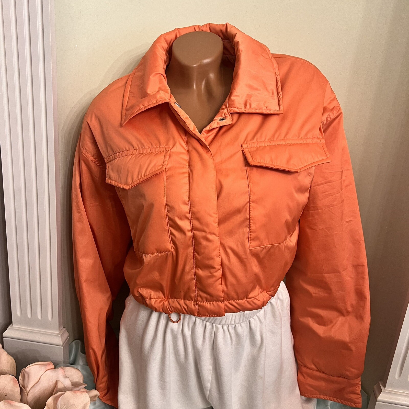 Mimosa. Sz Small. Orange Cropped Puffer Jacket. Pulls. Quilted Lining. B27