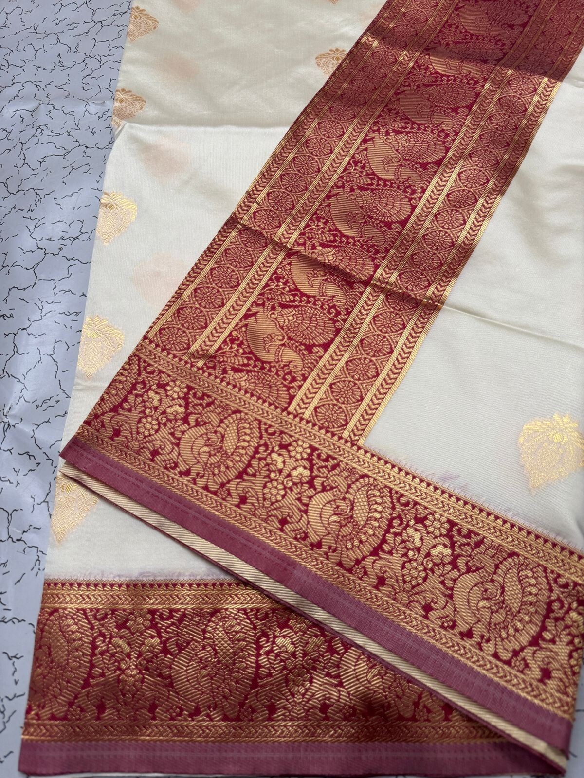 Women’s Banarasi Pure Soft Kanjivaram Silk Saree With Blouse Piece For Wedding