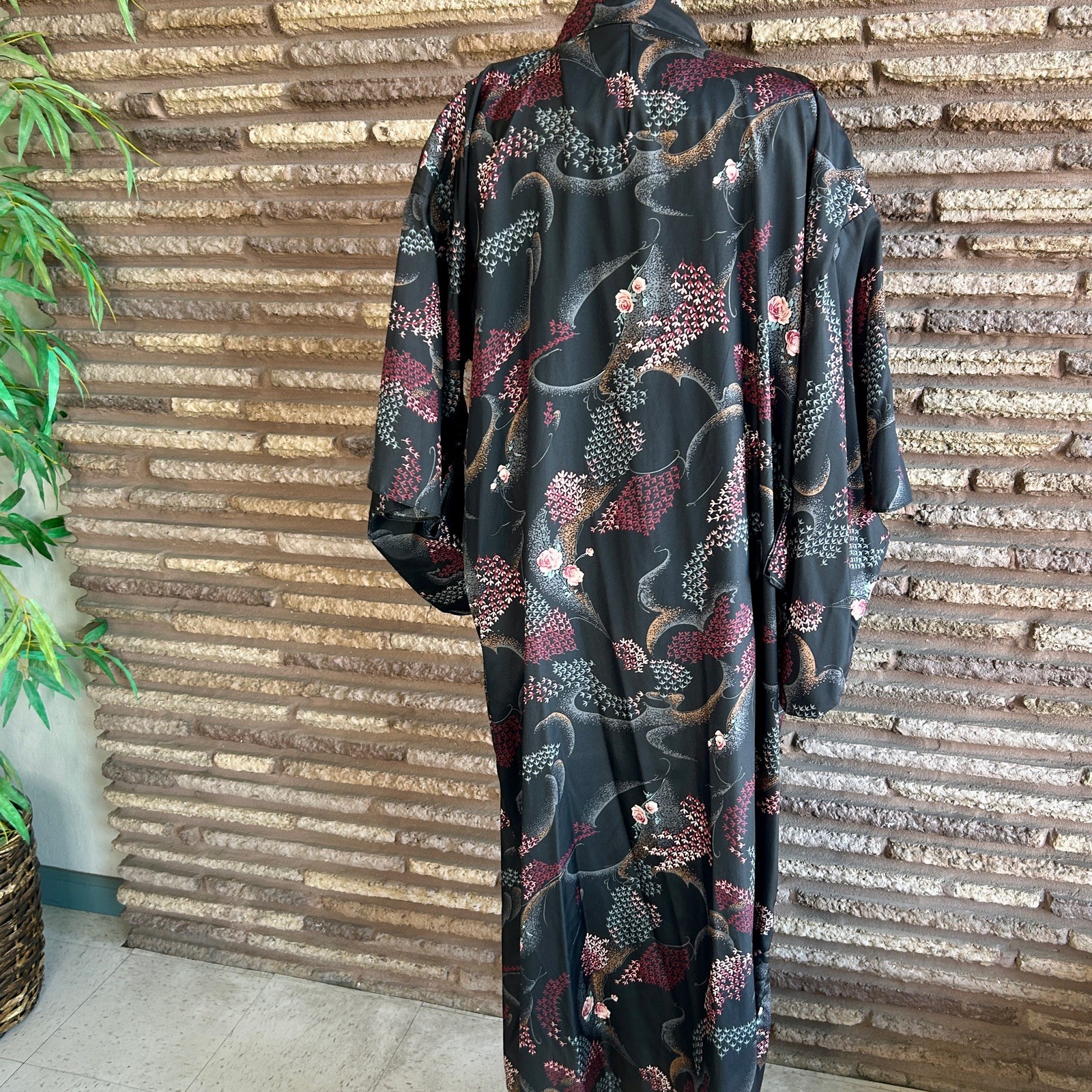 Japanese Vintage Kimono Robe Black Wisteria Rose Floral 